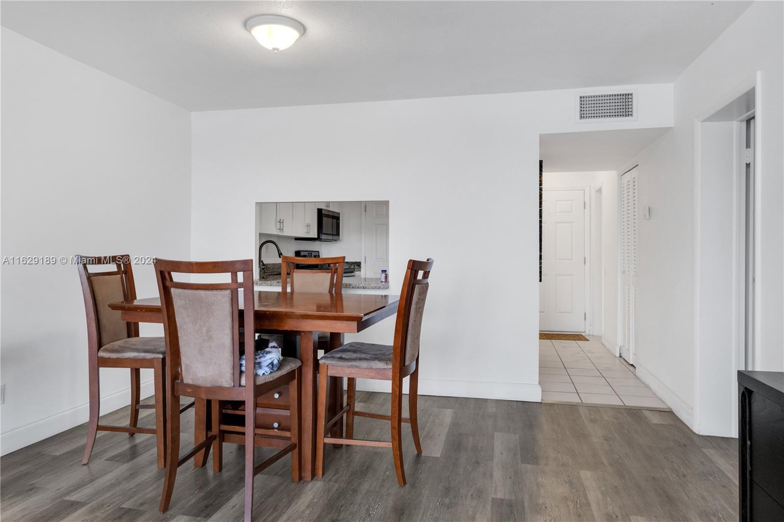 Listing Photo 12