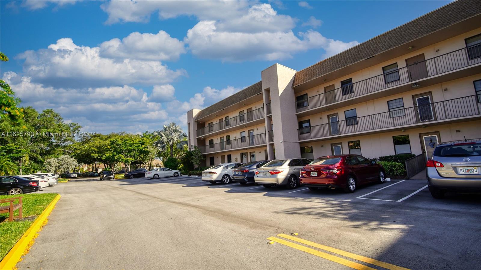 10332 Sunrise Lakes Blvd #303, Sunrise, Florida image 32