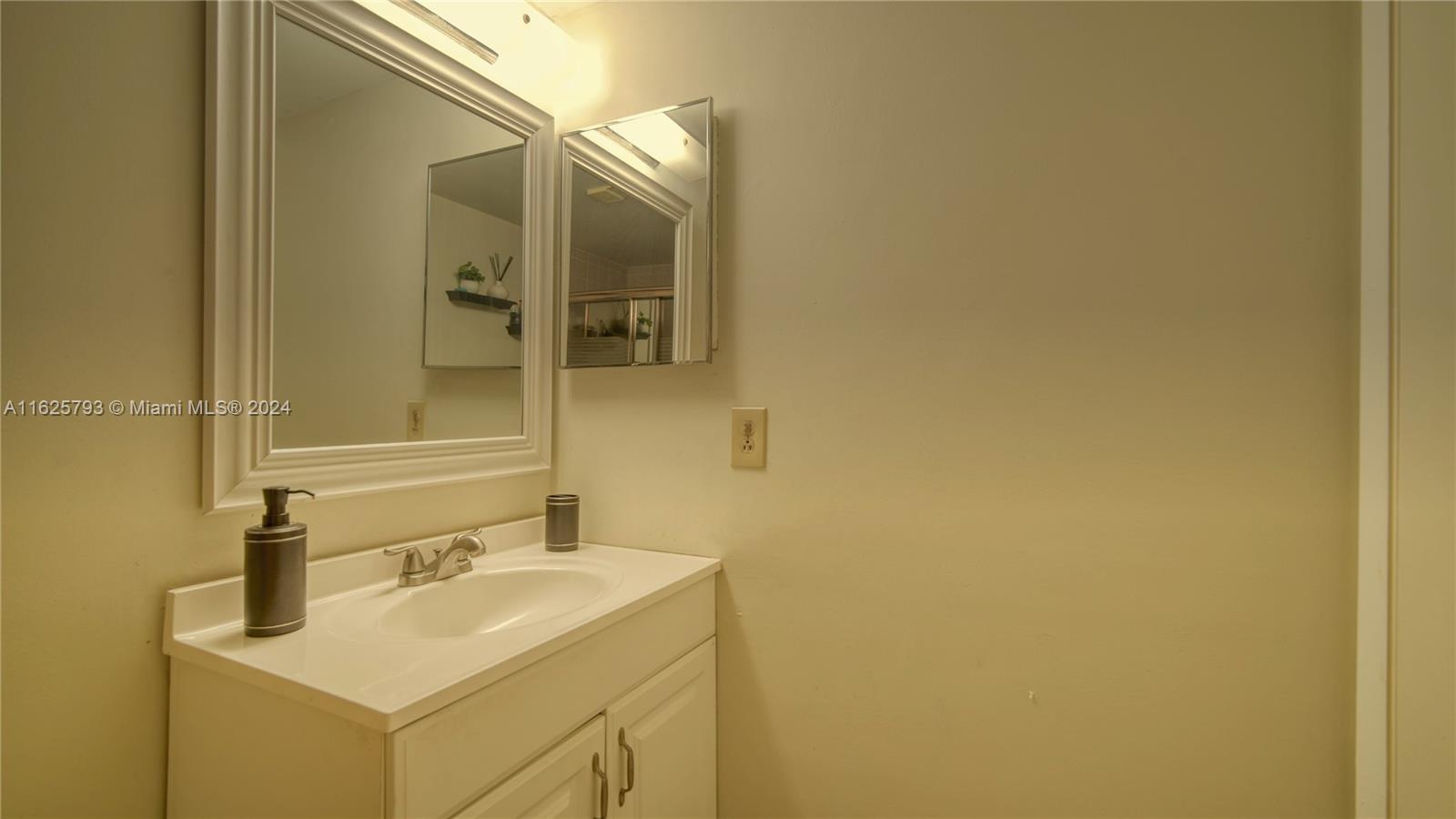 10332 Sunrise Lakes Blvd #303, Sunrise, Florida image 9