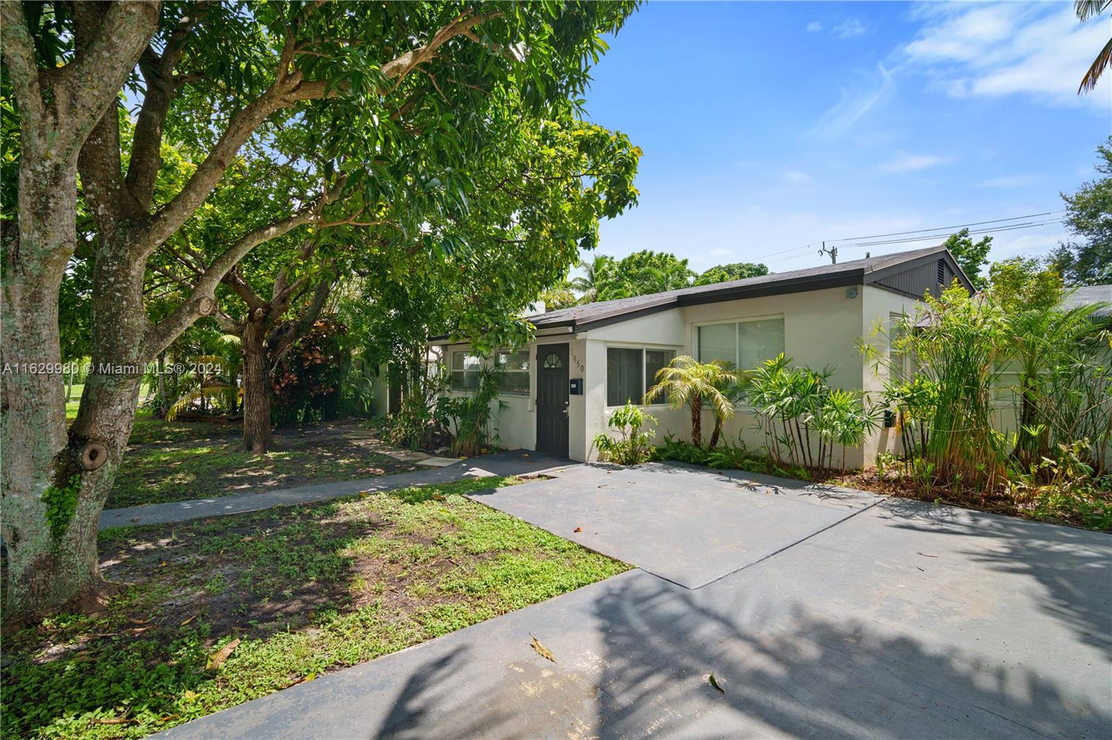 1950 NE 182nd St, North Miami Beach, Florida image 4