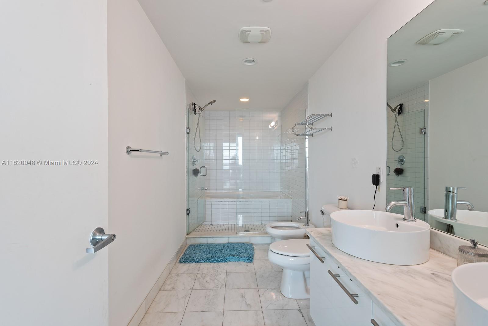 888 Biscayne Blvd #3802, Miami FL 33132