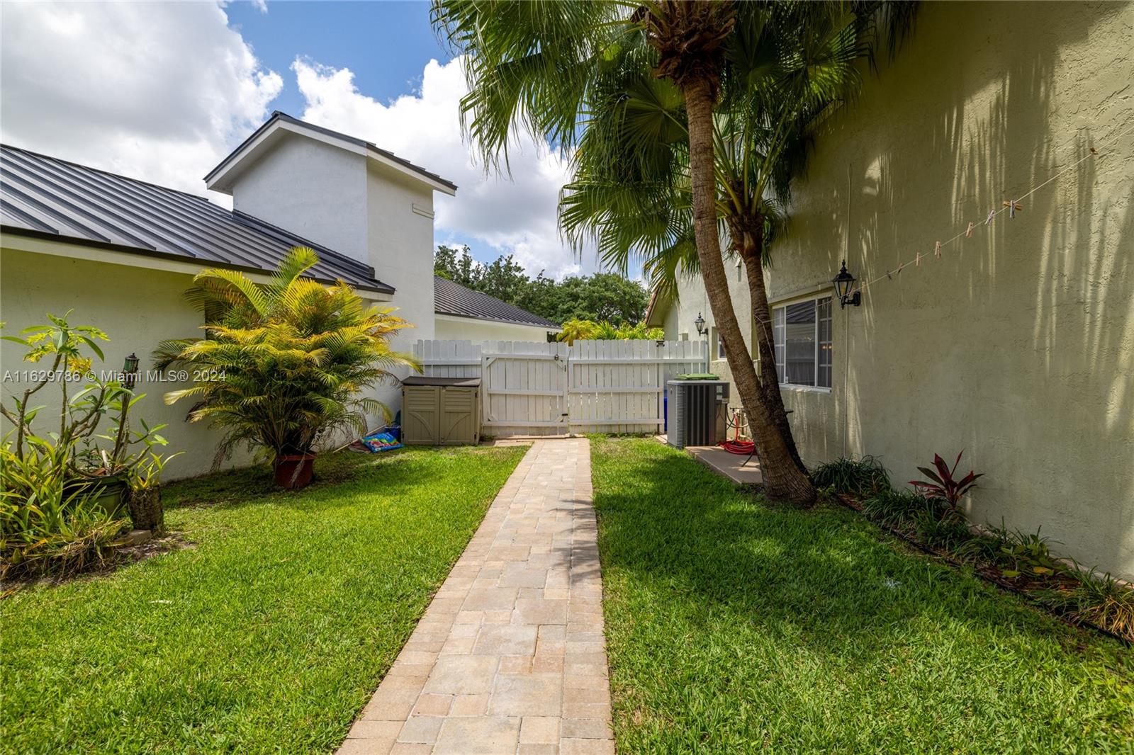 17643 SW 5th St, Pembroke Pines, Florida image 27