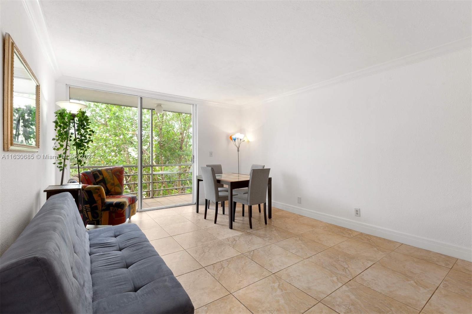 2935 NE 163rd St #3F, North Miami Beach, Florida image 2