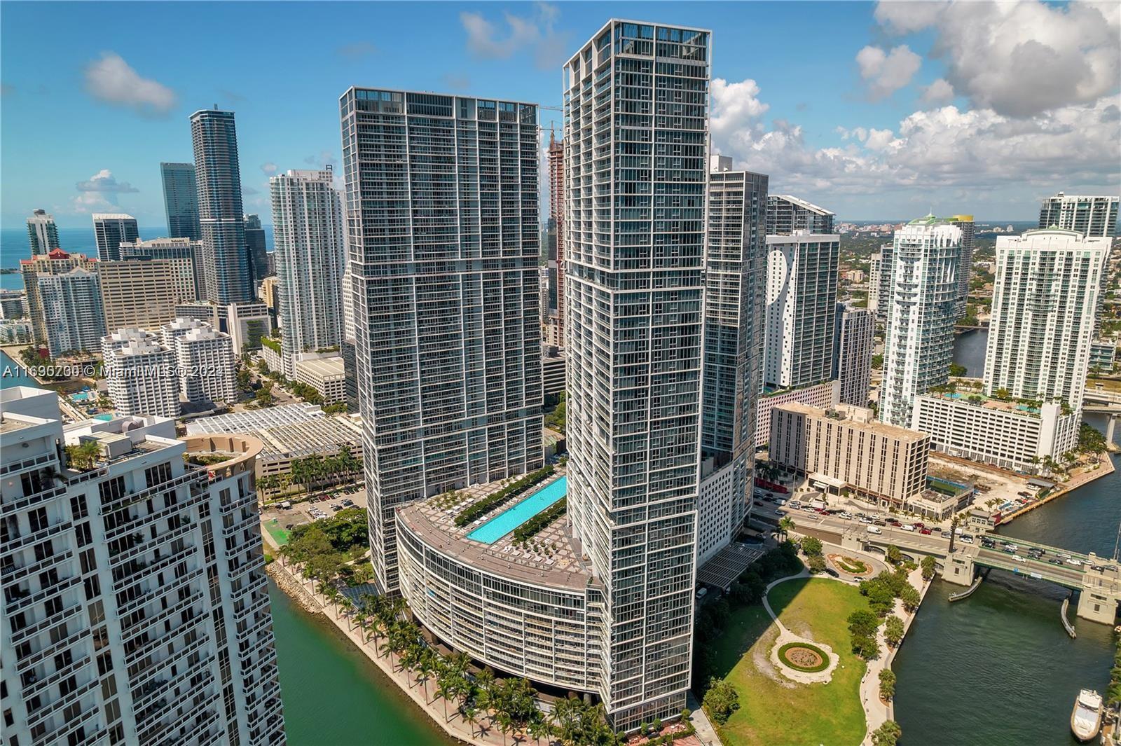 Experience luxury living at its finest in this 1-bedroom, 1-bathroom condominium at Icon Brickell 1. Enjoy breathtaking vistas of the ocean and bay from the comfort of your own home. This stunning property features sleek porcelain flooring, bespoke California-style closet organization, and blackout blinds for ultimate privacy. Residents can indulge in the building's exceptional amenities, including a state-of-the-art gym and lavish pool and spa oasis. Additional highlights include a brand-new washer and dryer set, making this unit an attractive opportunity for both personal residence and rental investment. Bldg has 4 charging stations that work simultaneously.