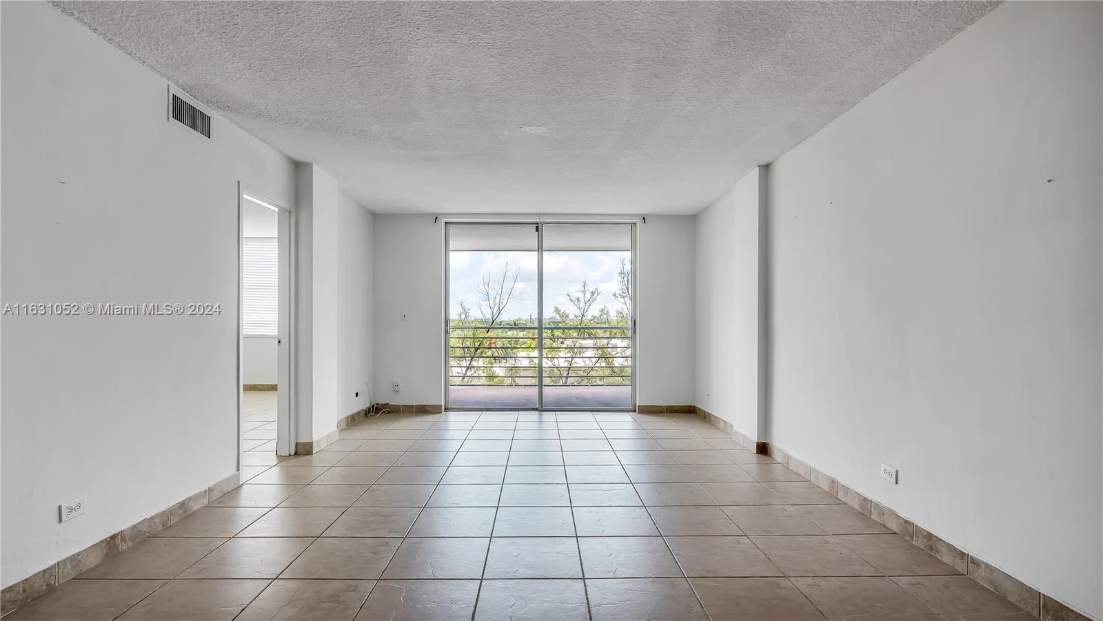 3660 NE 166th St #603, North Miami Beach, Florida image 3