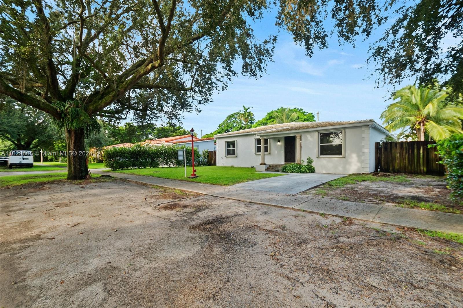 540 Cardinal St, Miami Springs, Florida image 2