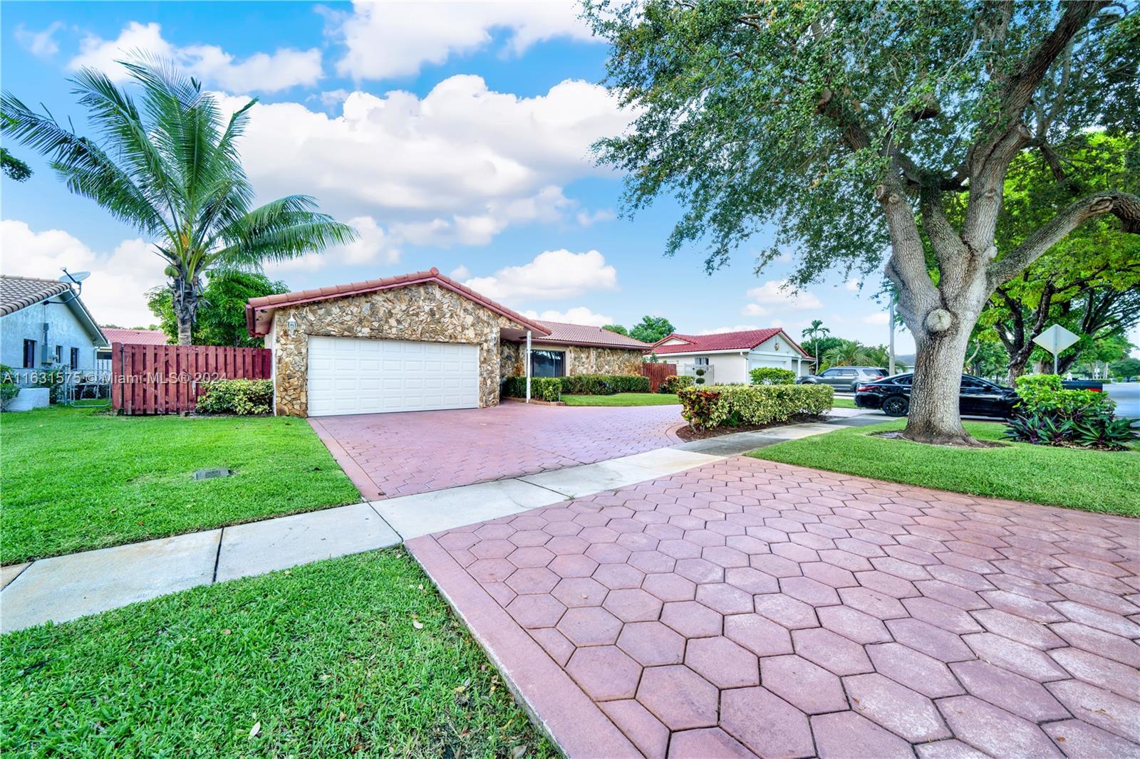 9693 NW 28th St, Coral Springs, Florida image 3