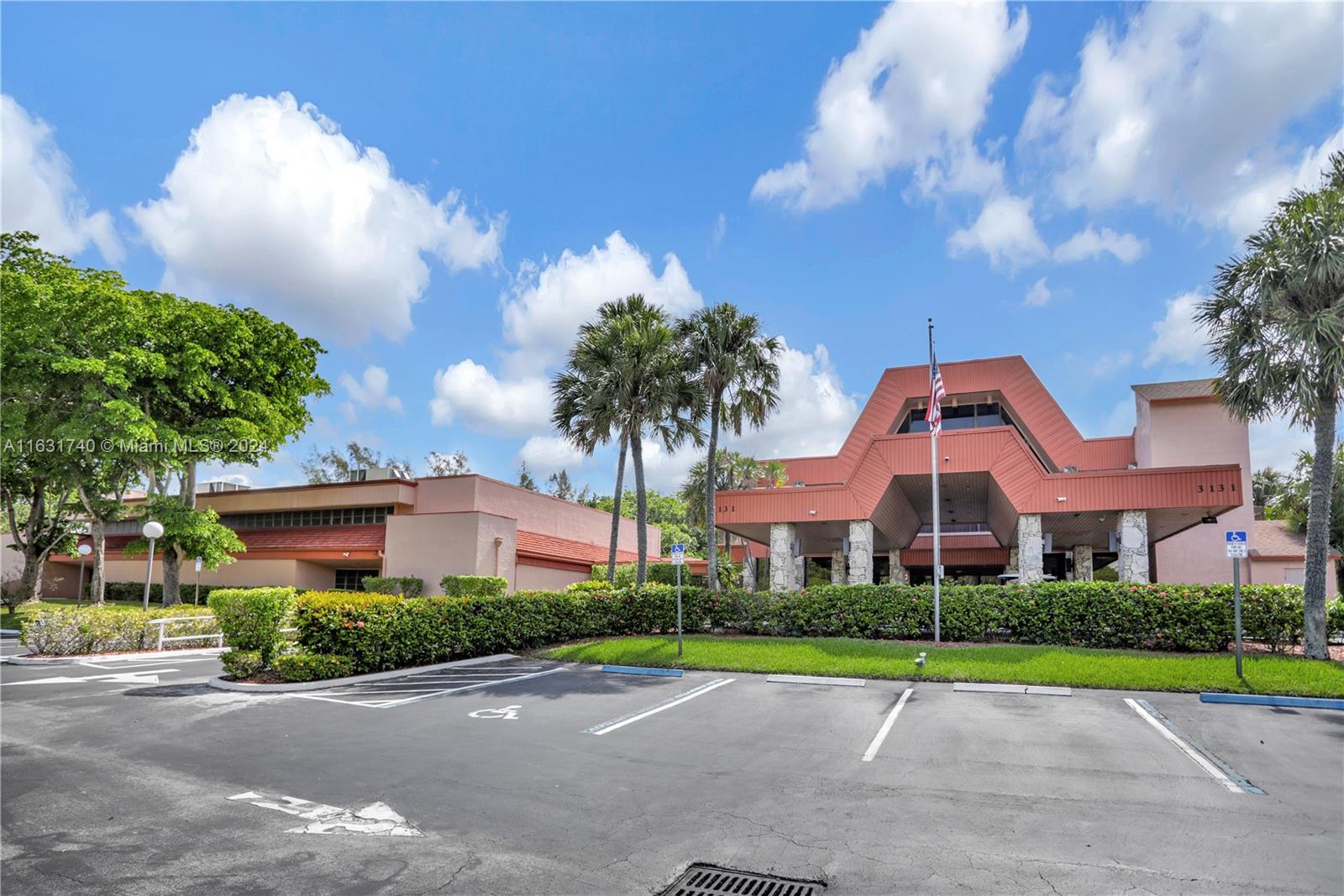 3160 Holiday Springs Blvd #7-104, Margate, Florida image 23