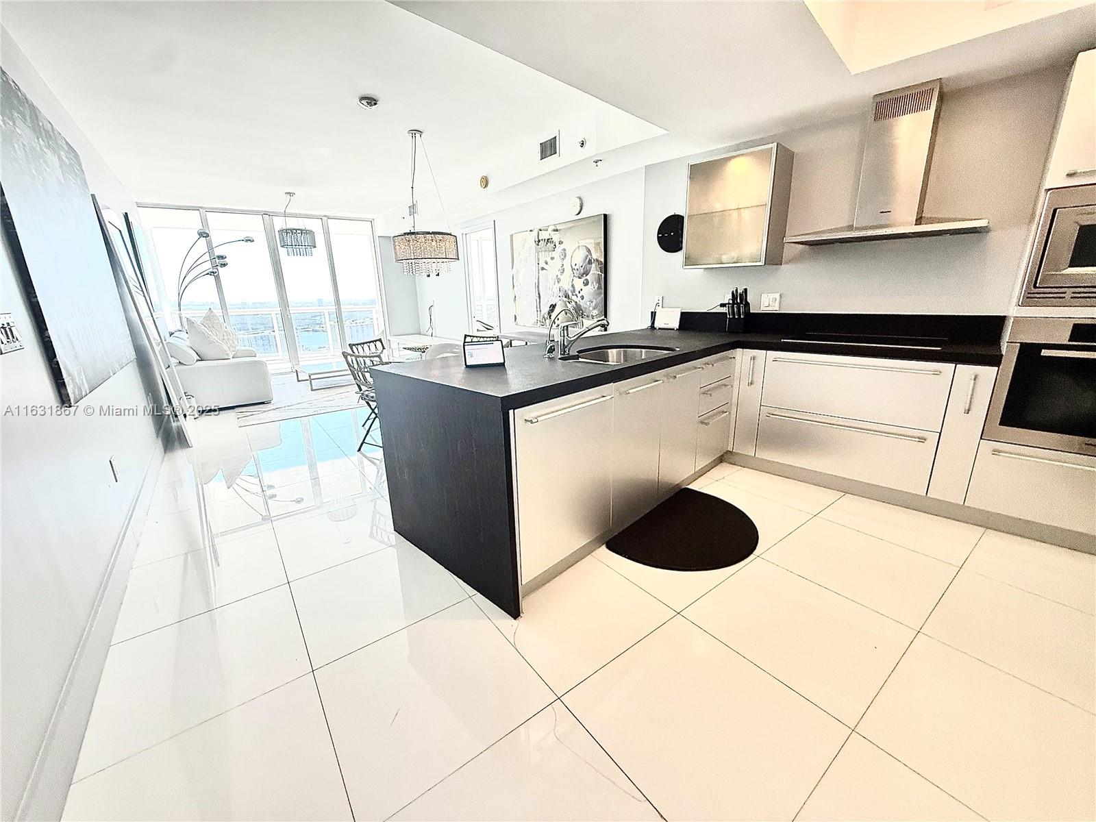 18201 Collins Ave #5105, Sunny Isles Beach FL 33160
