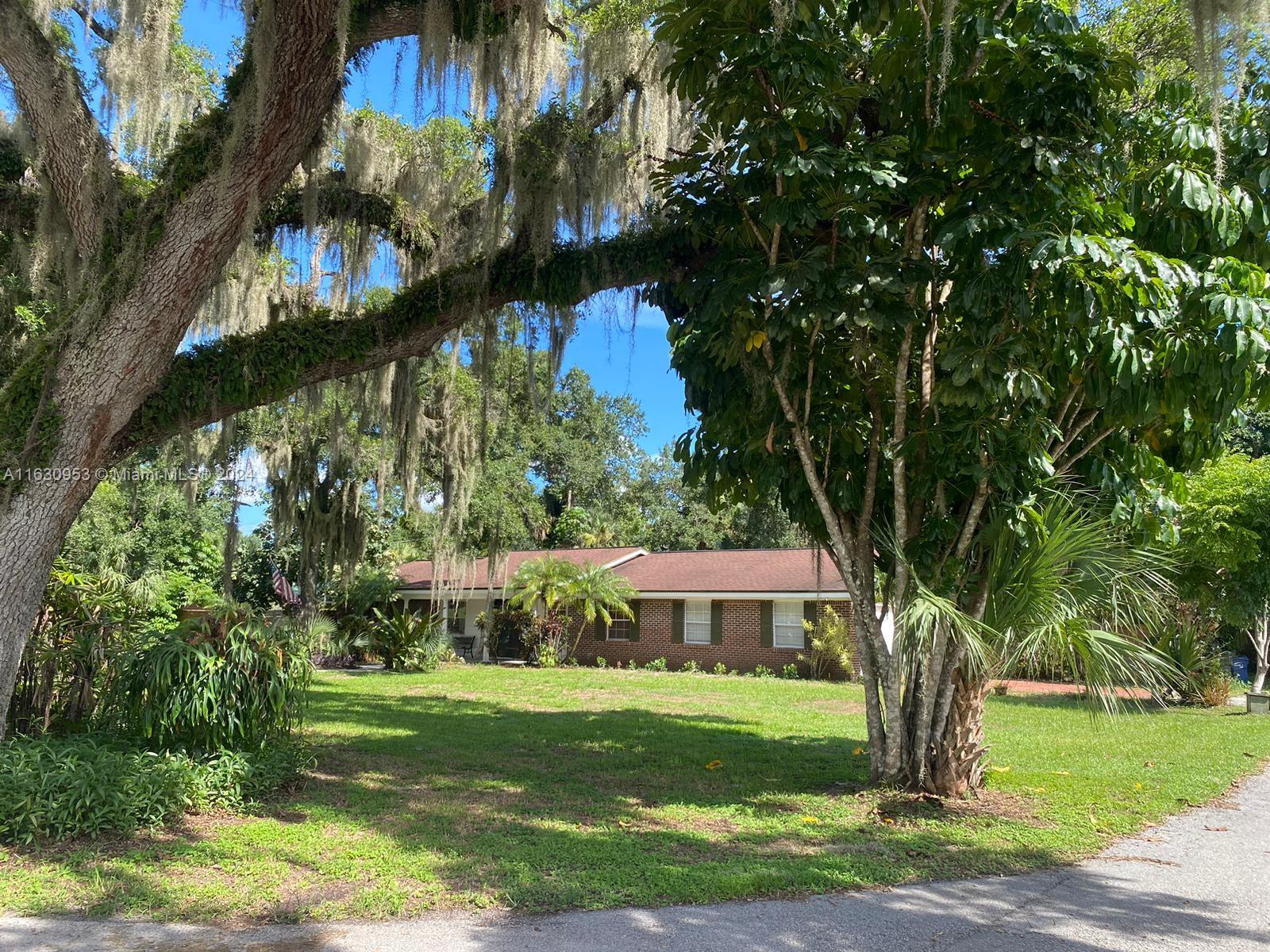 225 Cottage Ave, La Belle, Florida image 1