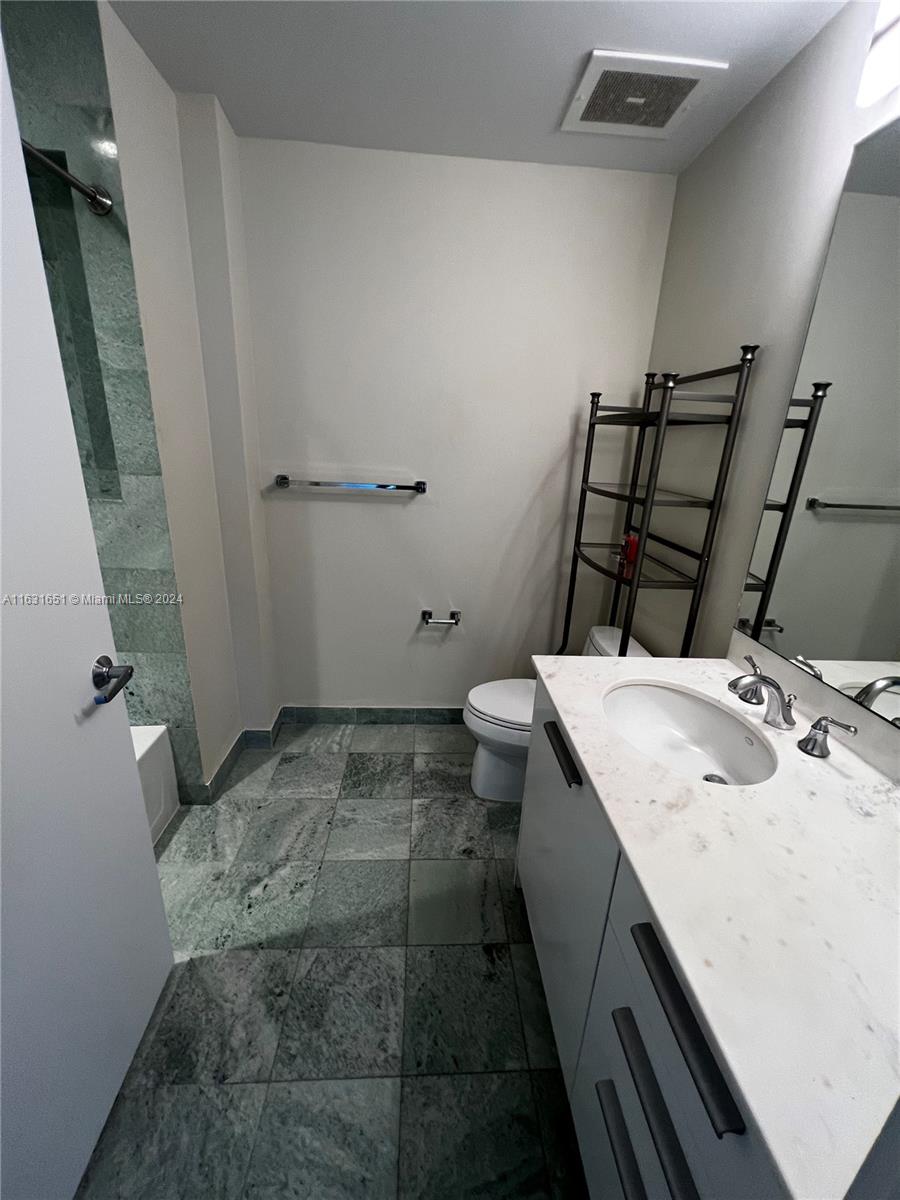 1050 Brickell Ave #2818, Miami FL 33131