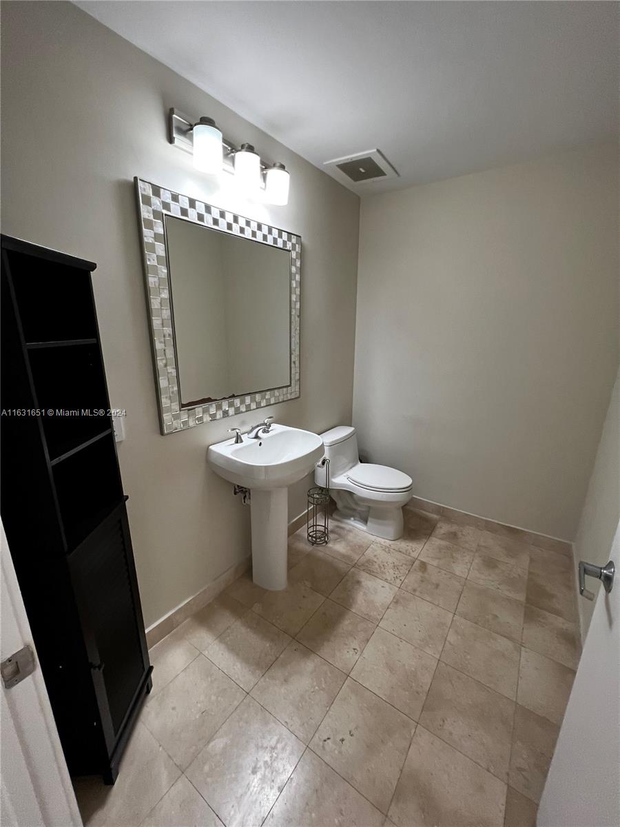 1050 Brickell Ave #2818, Miami FL 33131