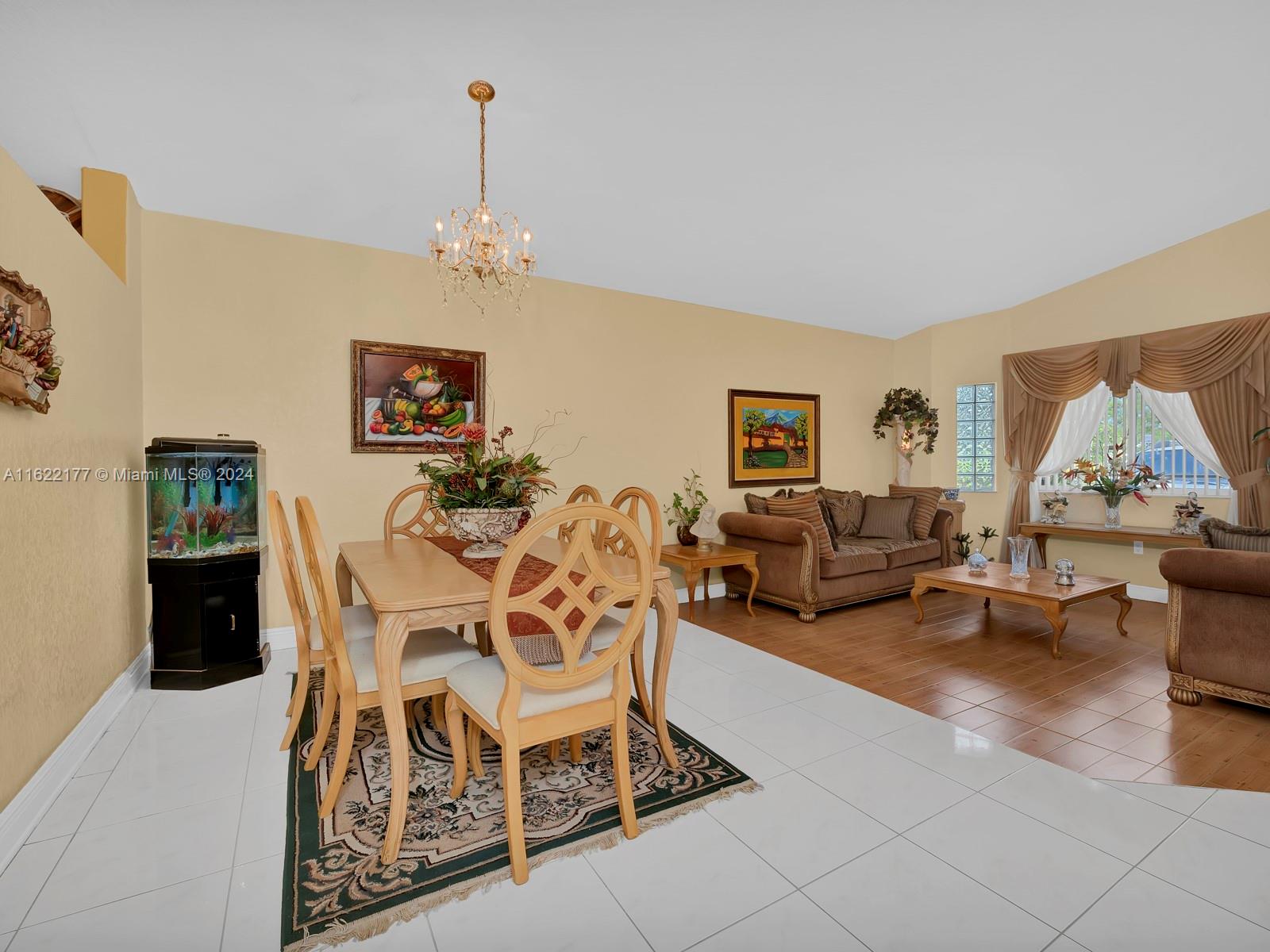Listing Photo 10