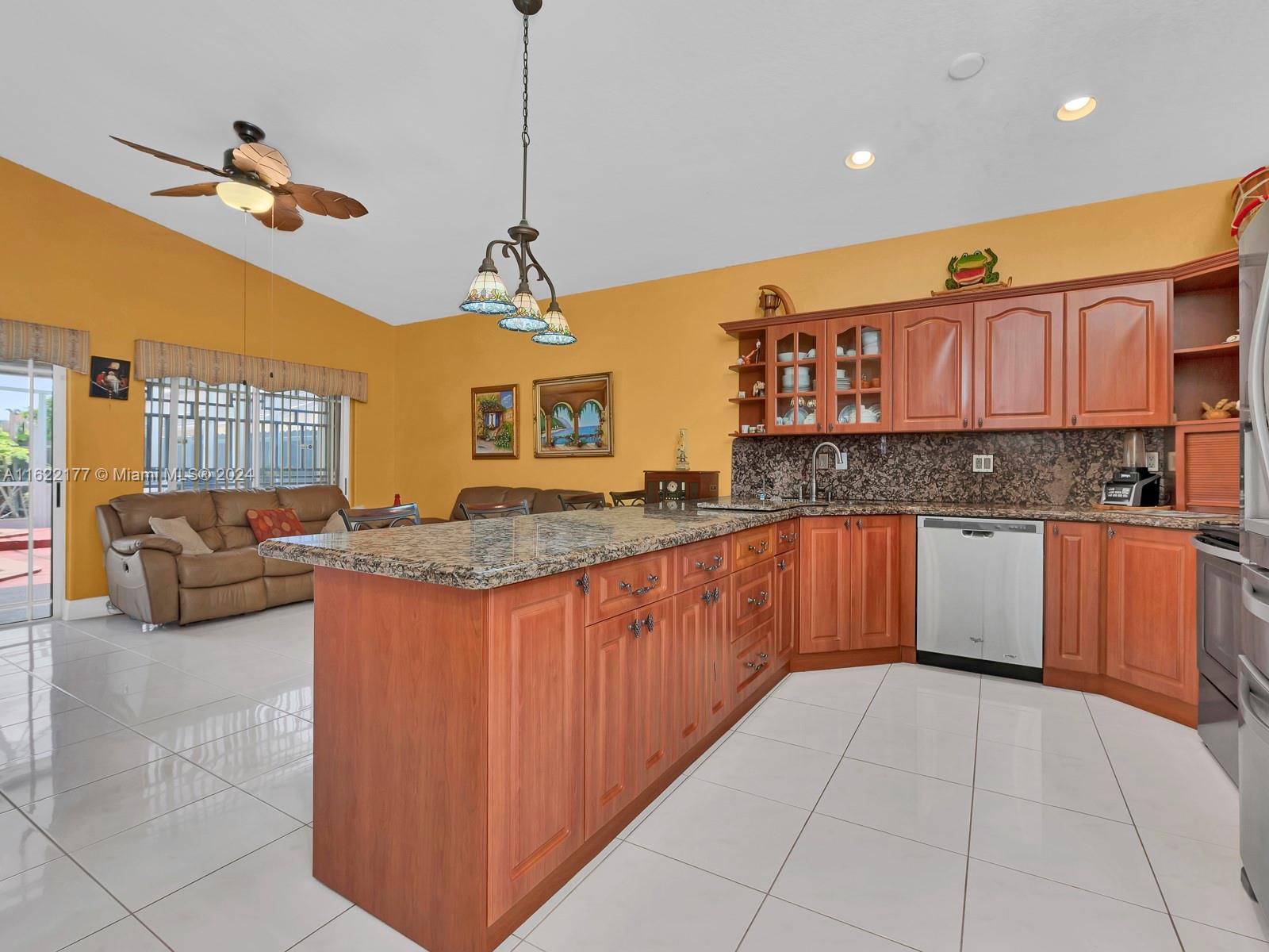 8910 NW 153rd Ter, Miami Lakes, Florida image 15