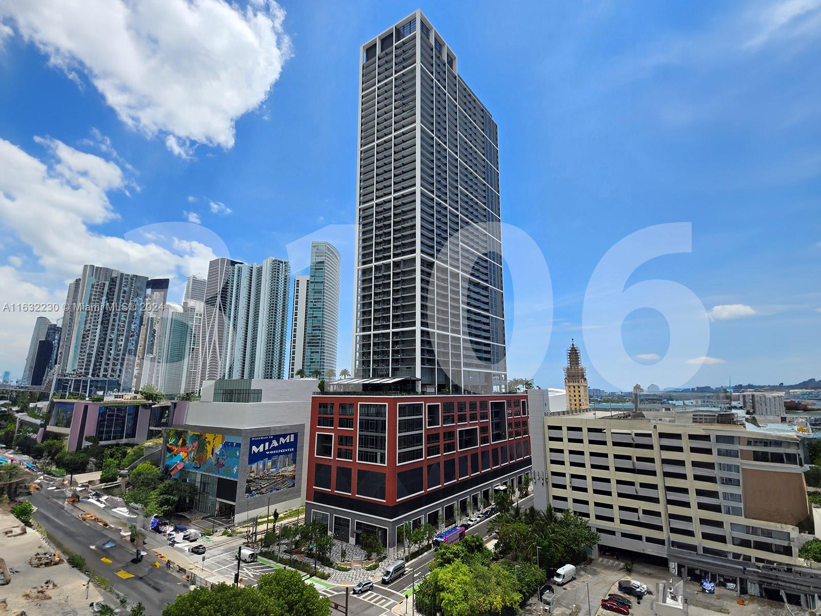 REDUCED! Brand new building & Studio in the heart of downtown Miami with bay & city views. Totally furnished and equipped. Building allow daily rentals, via the hotel operator or realtor or owner. Amenities include valet (additional cost), pool, restaurants, bar, lounge, meeting and event rooms, fitness center, yoga lounge, play room, steam room, sauna and game room. Aspects of the property are or may still be under construction, and certain features described here may not be immediately available. For Valet Parking prices and hotel programs contact the association directly.