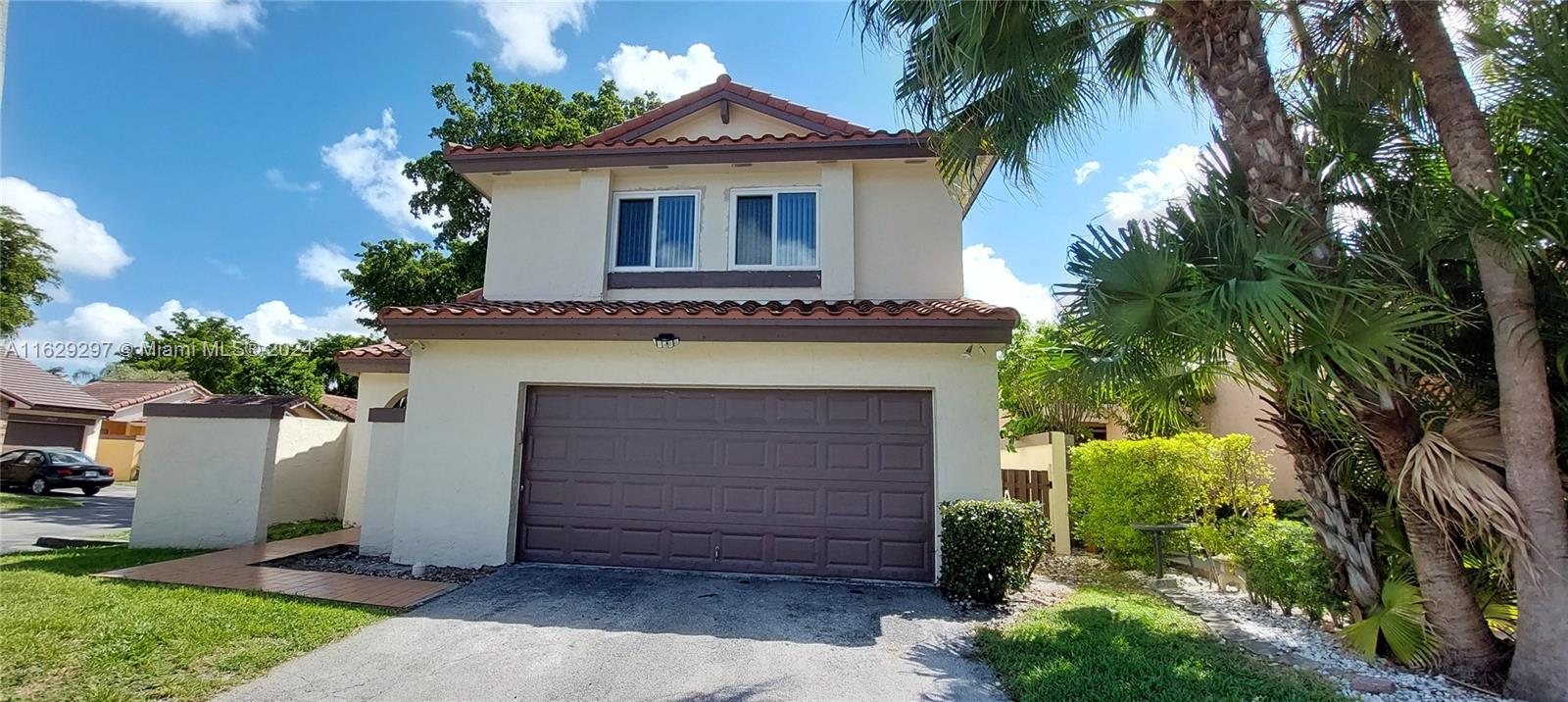 6236 NW 176th Ter, Hialeah, Florida image 2