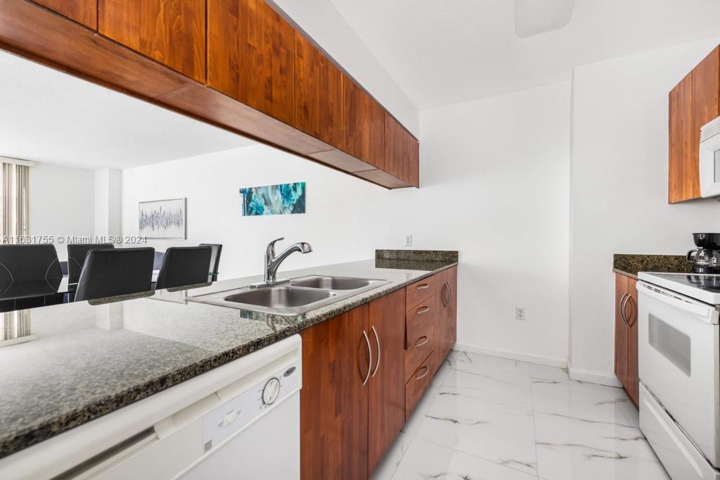 1200 Brickell Bay Dr #3404, Miami, Florida image 19