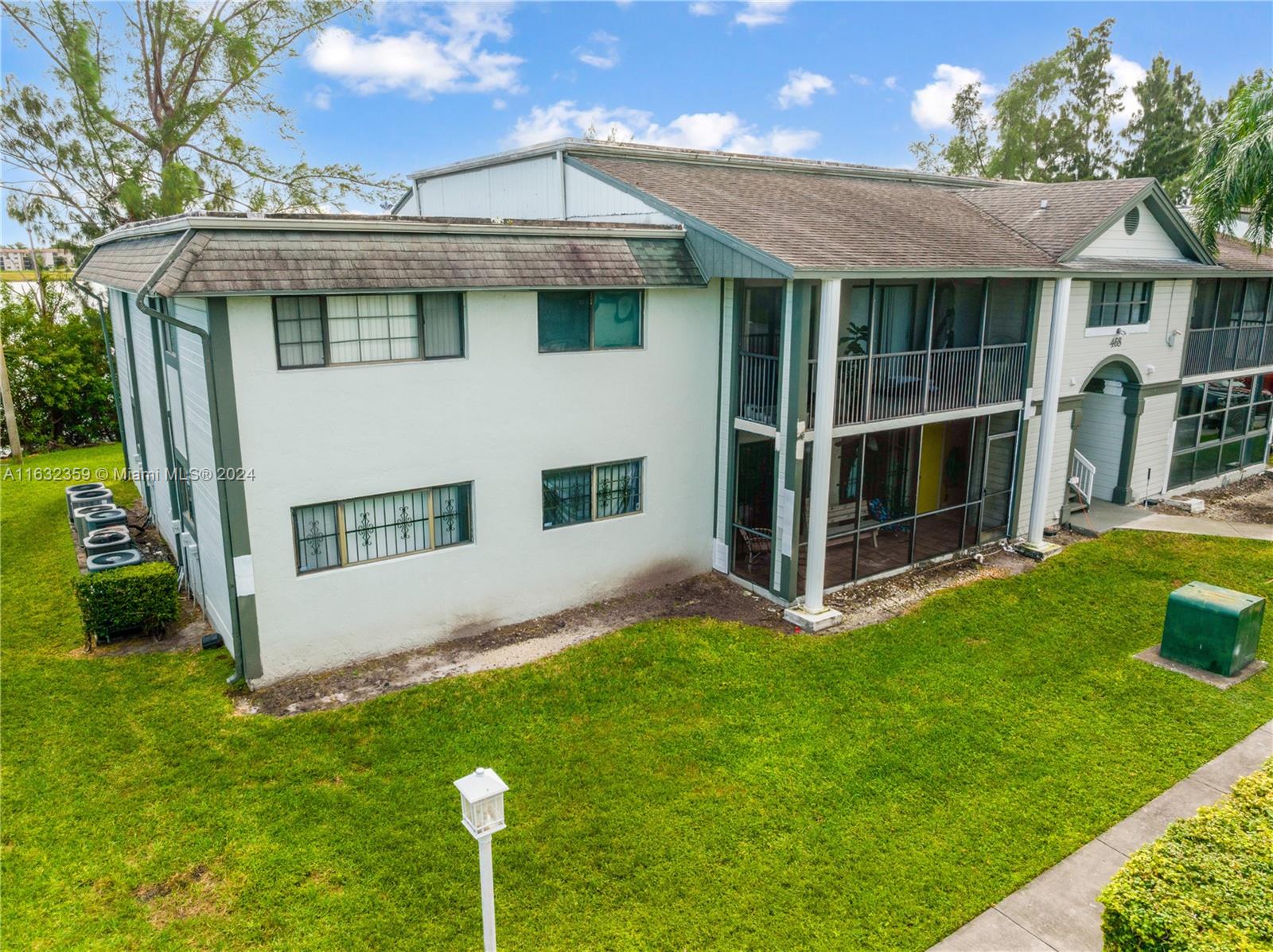 Listing Photo 11