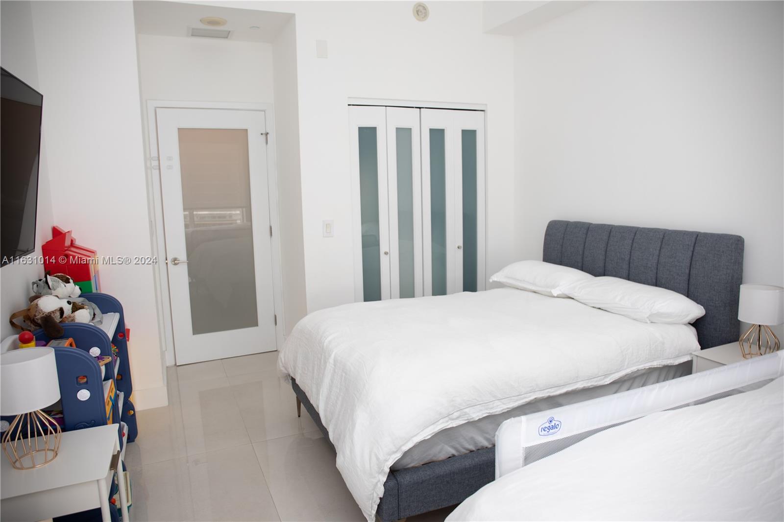 901 Brickell Key Blvd #3206, Miami FL 33131