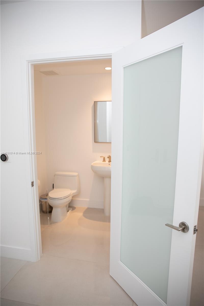 901 Brickell Key Blvd #3206, Miami FL 33131