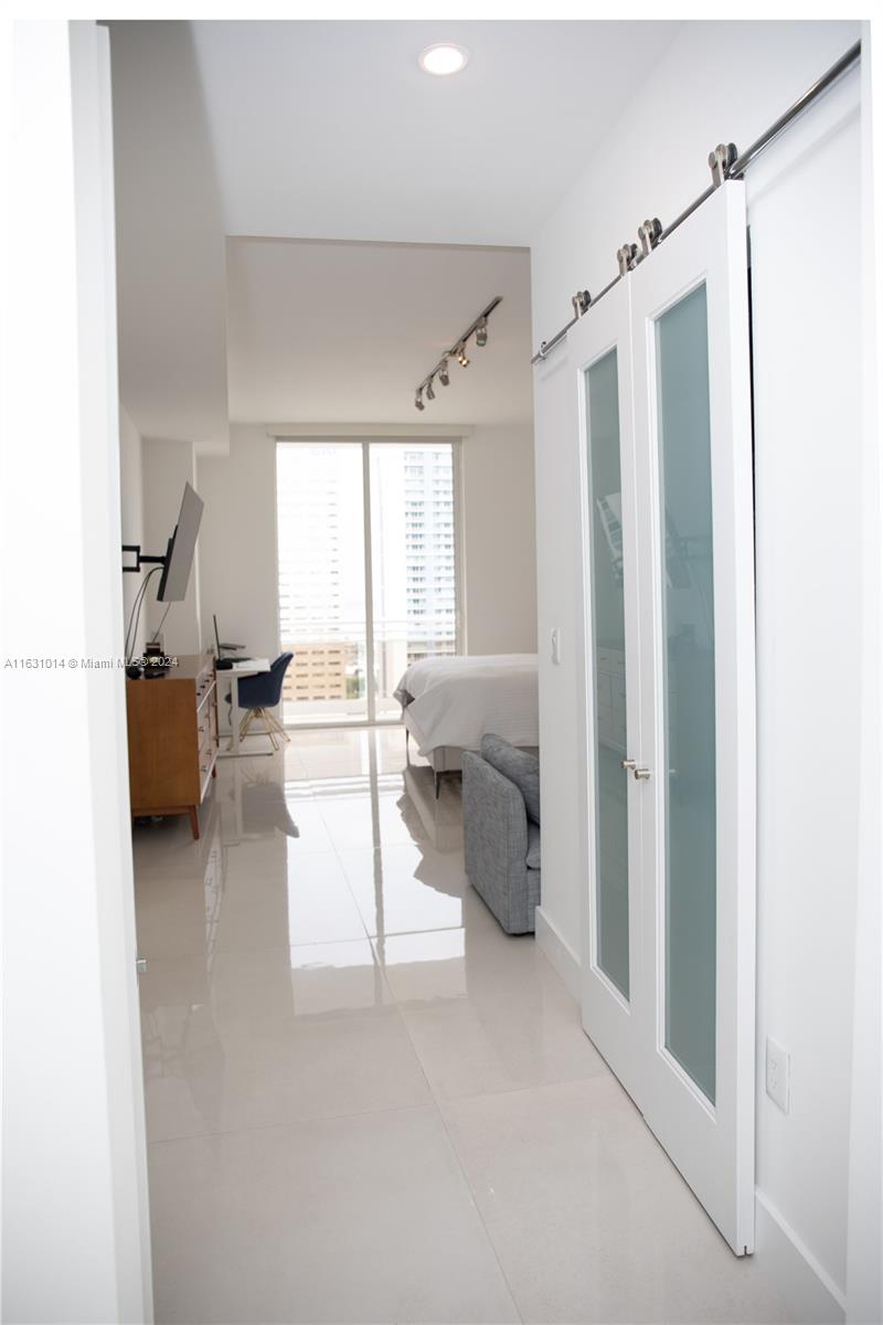 901 Brickell Key Blvd #3206, Miami FL 33131