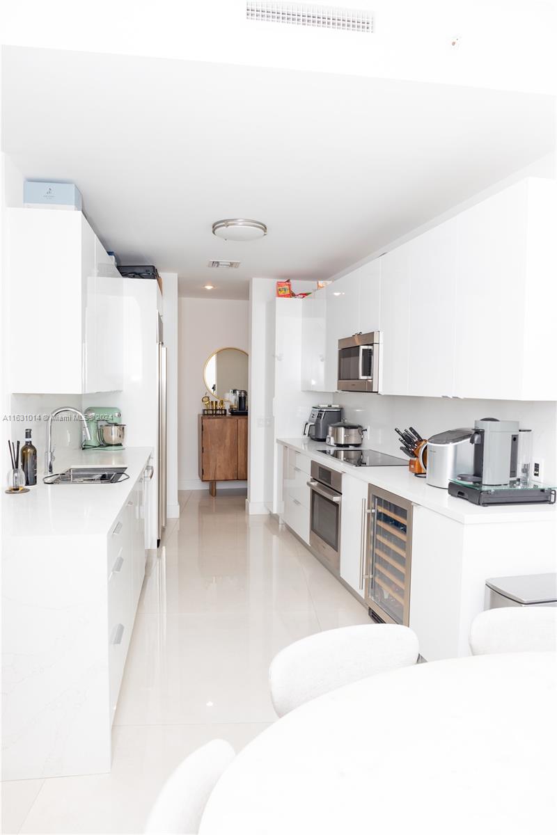 901 Brickell Key Blvd #3206, Miami FL 33131
