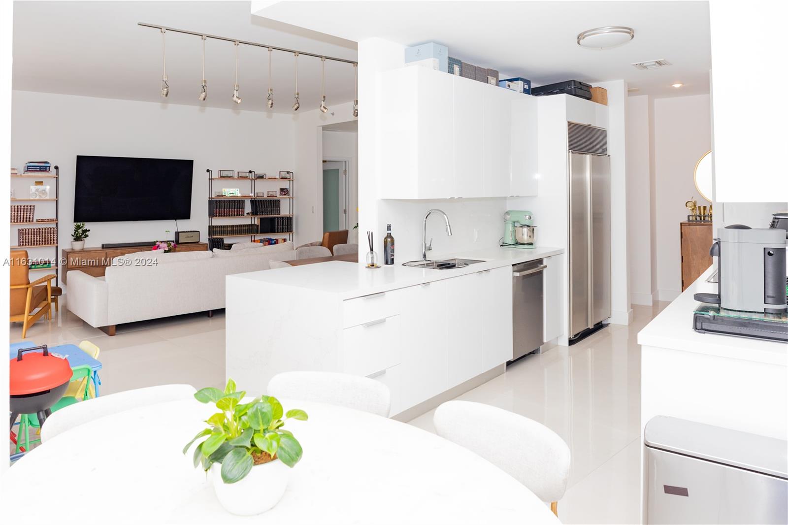 901 Brickell Key Blvd #3206, Miami FL 33131