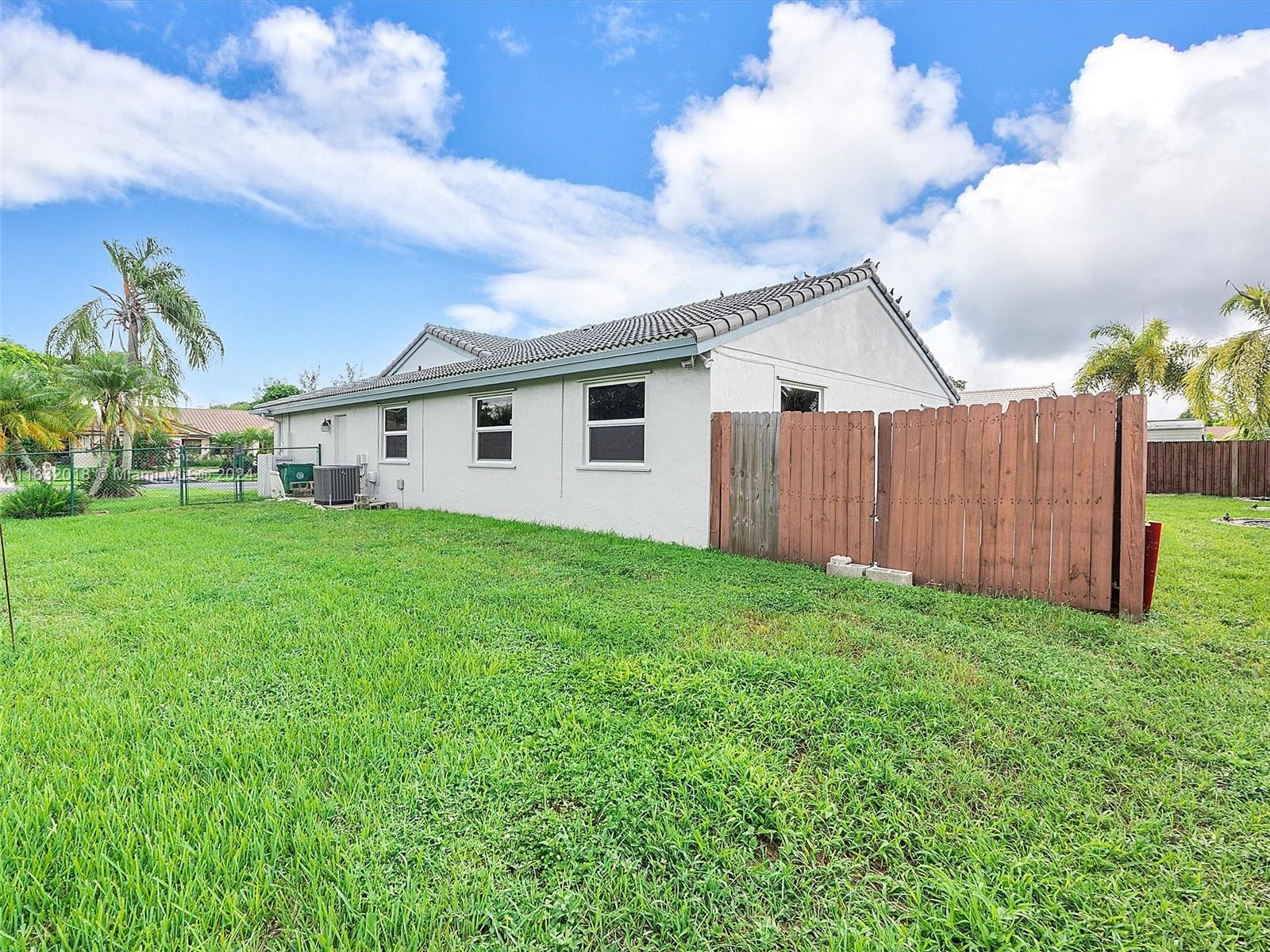 5050 Hawkes Bluff Ave, Davie, Florida image 38