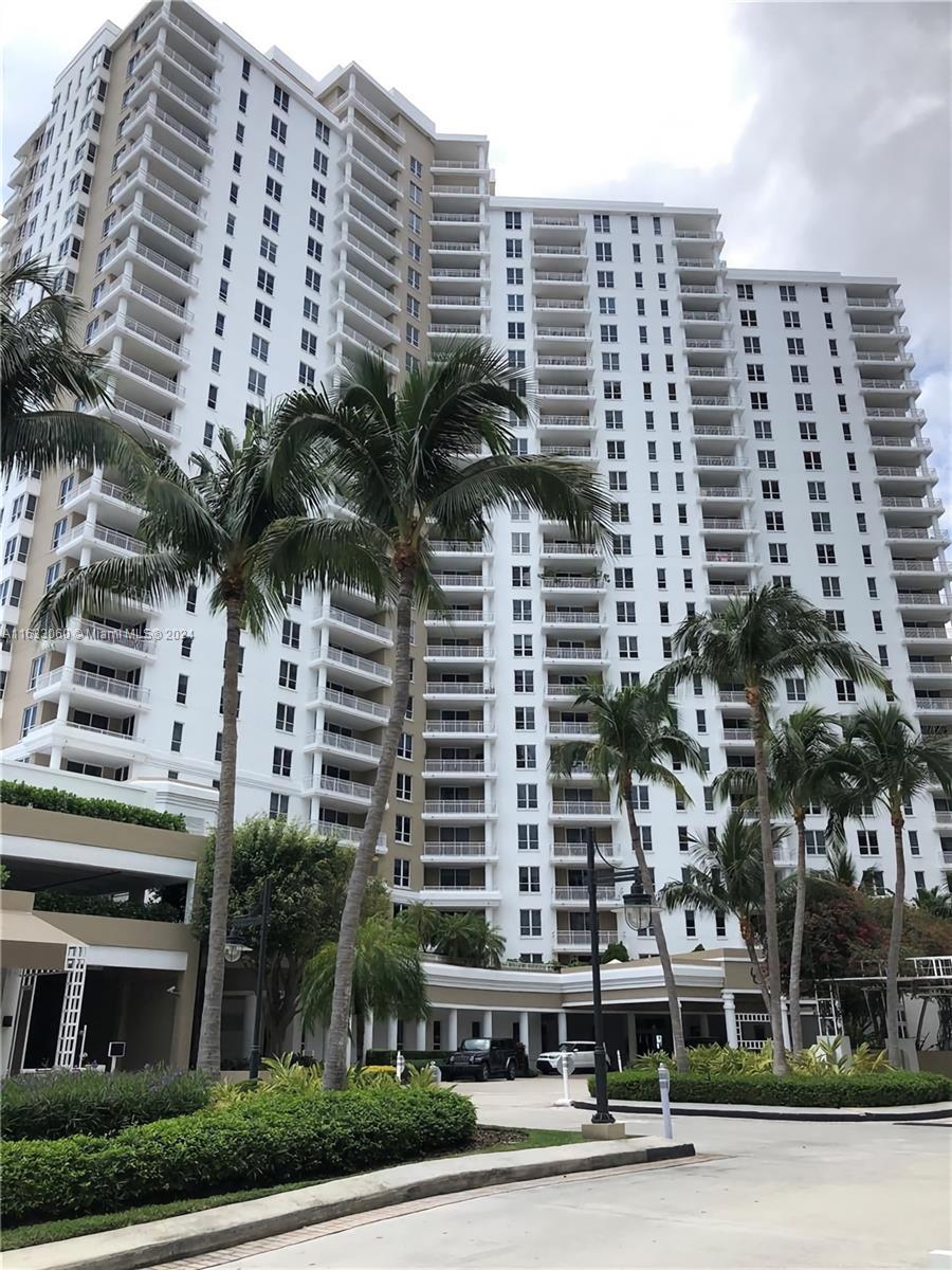 The Best place to live in Miami, closed to the Best Restaurants, theaters , airport, Mall, Beaches, etc . Very nice community to live. Is one island with 24 four homers security.  WALKING CLOSED
TWO PARKING SPACE.