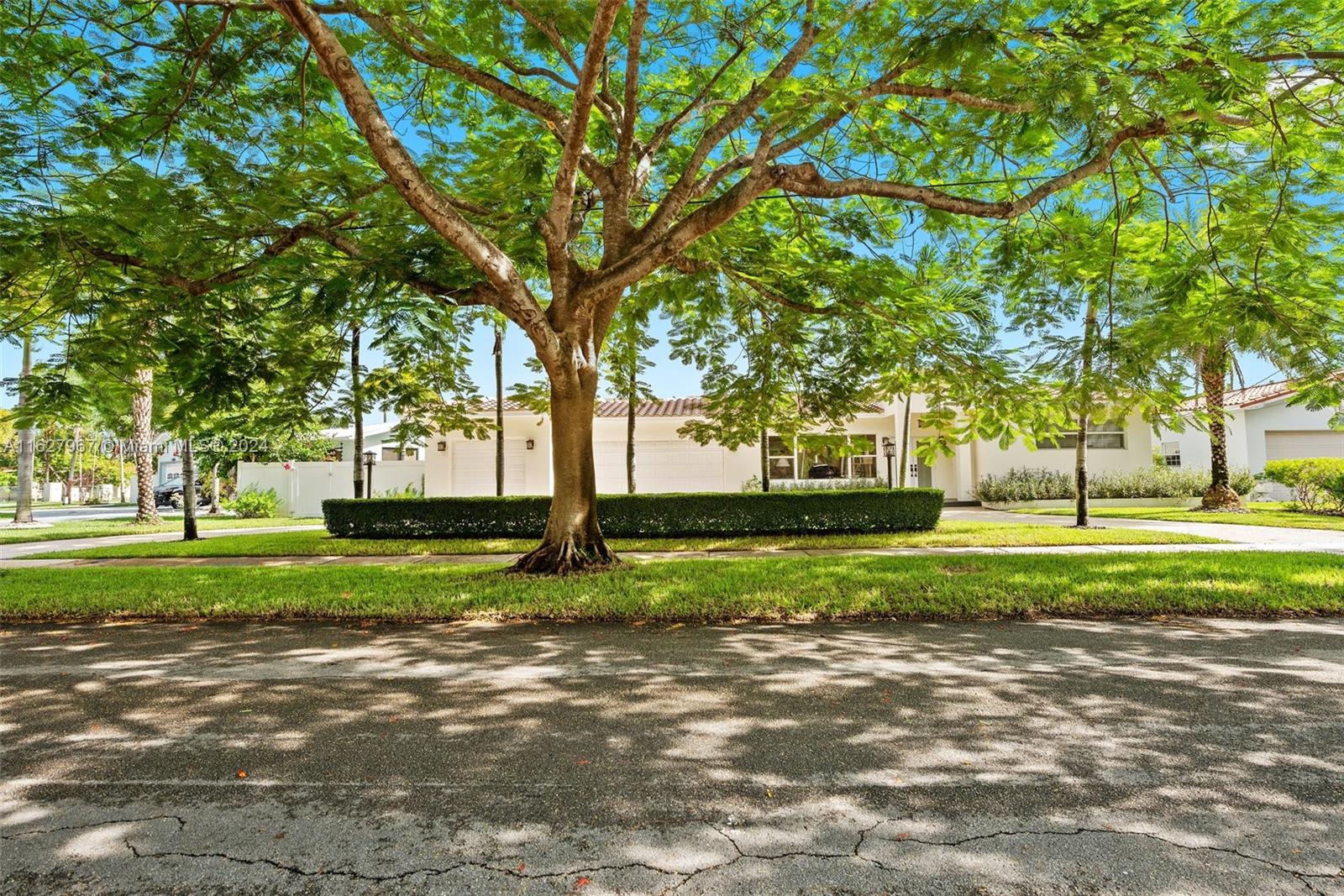 1091 Ibis Ave, Miami Springs, Florida image 4