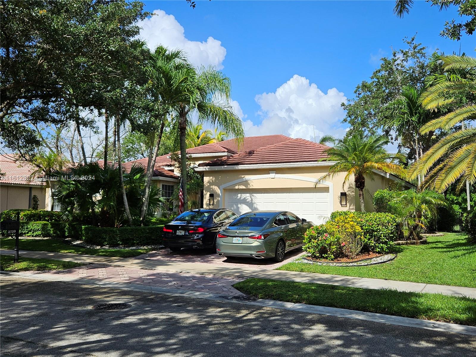 3739 Oak Ridge Cir, Weston, Florida image 2