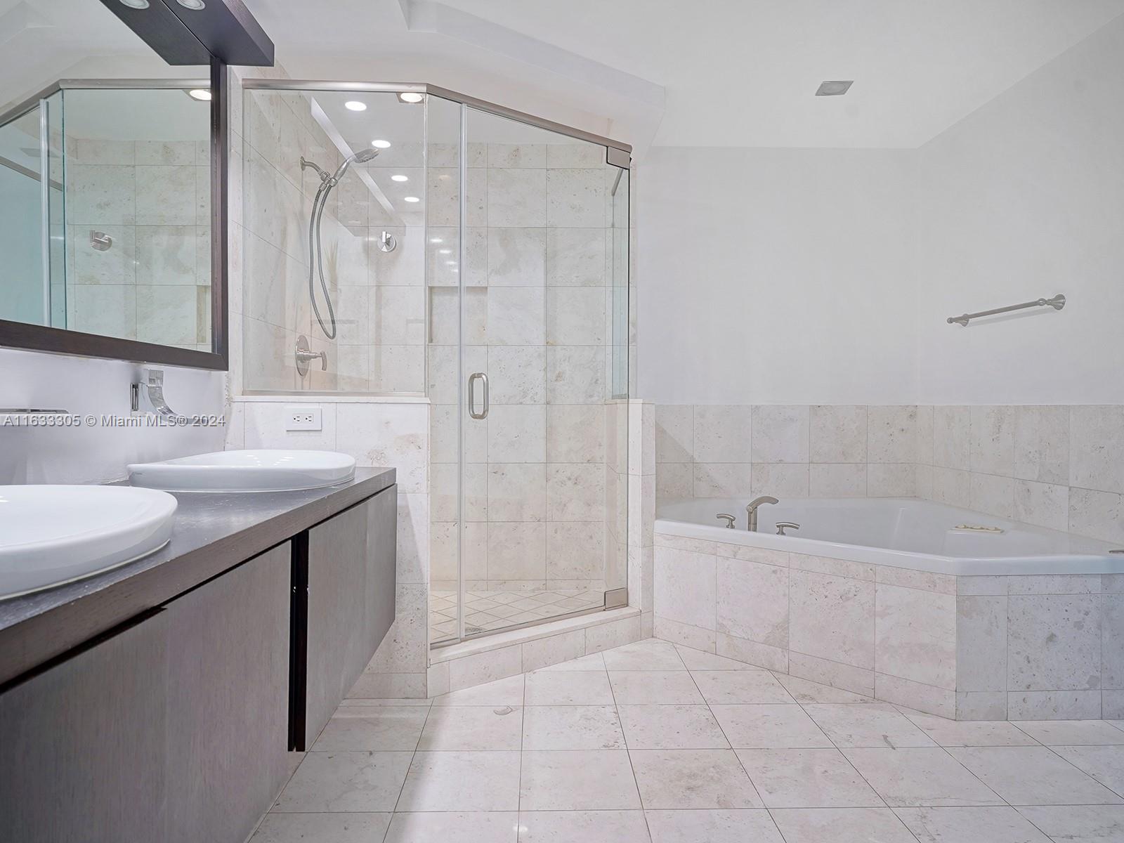 901 Brickell Key Blvd #2904, Miami FL 33131