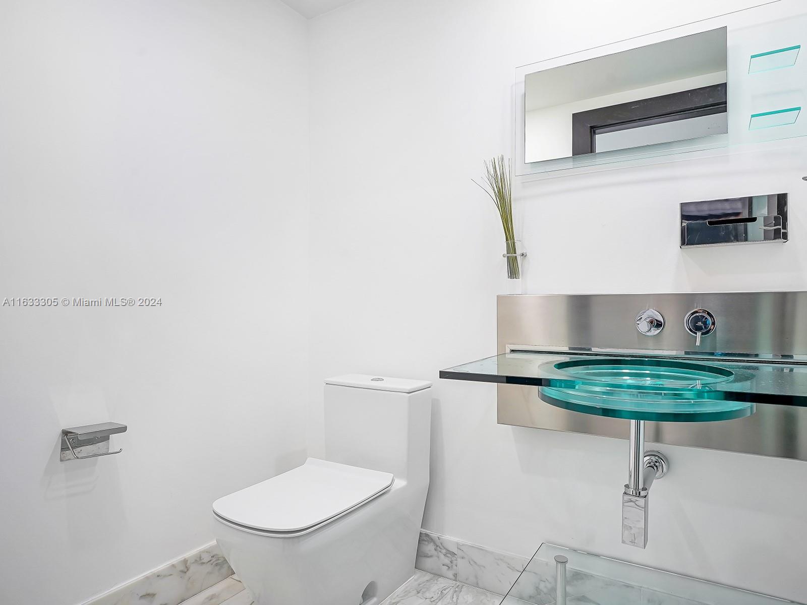 901 Brickell Key Blvd #2904, Miami FL 33131