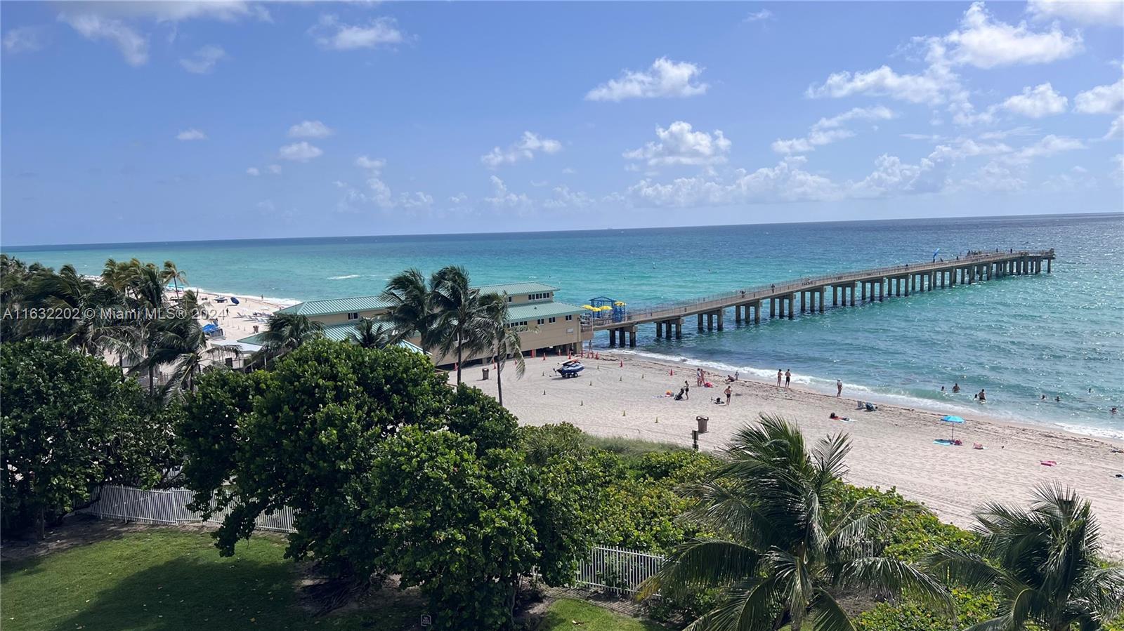 Apartamento à Venda em Sunny Isles Beach, FL