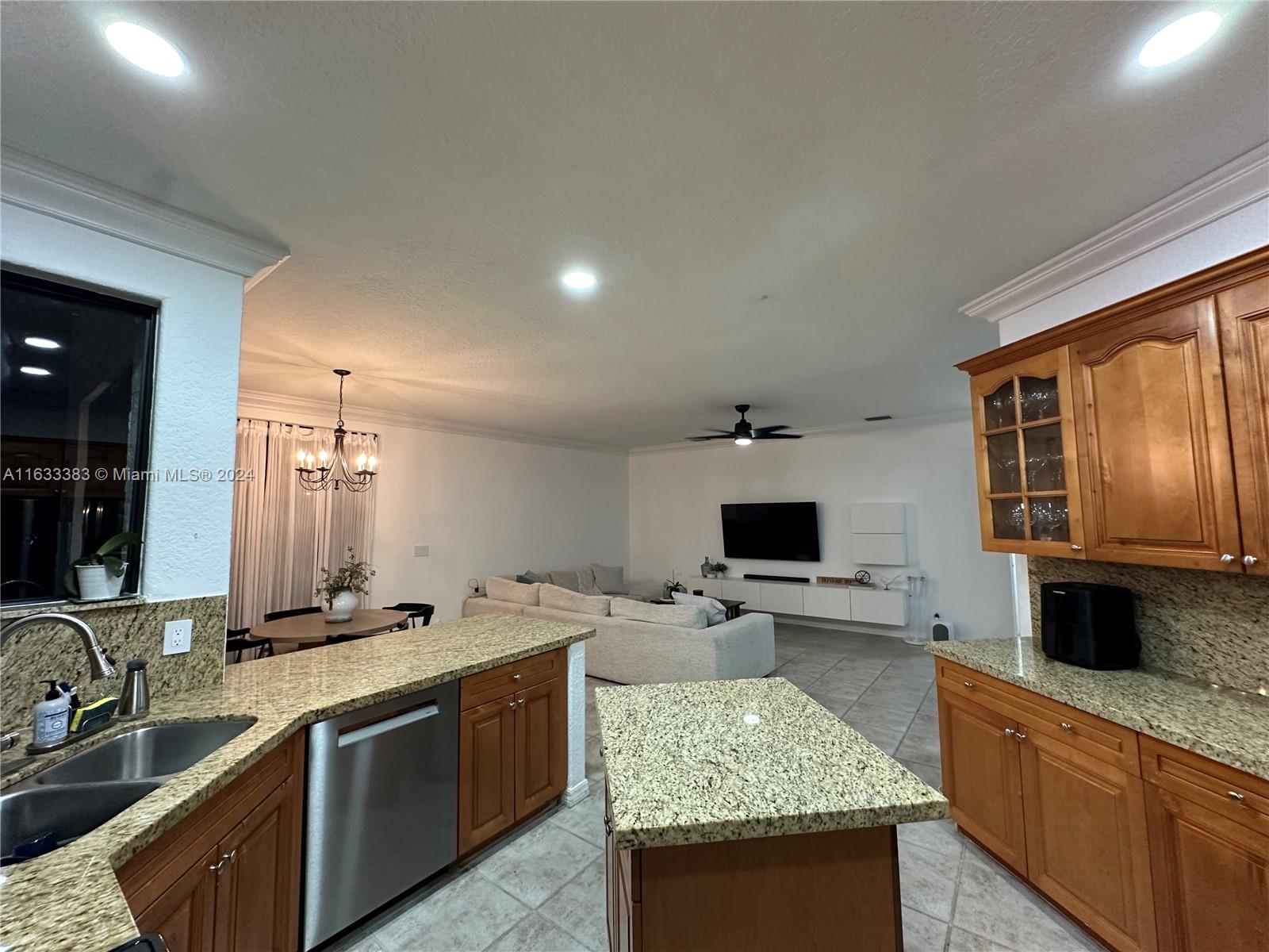 18115 NW 15th Ct, Pembroke Pines, Florida image 7