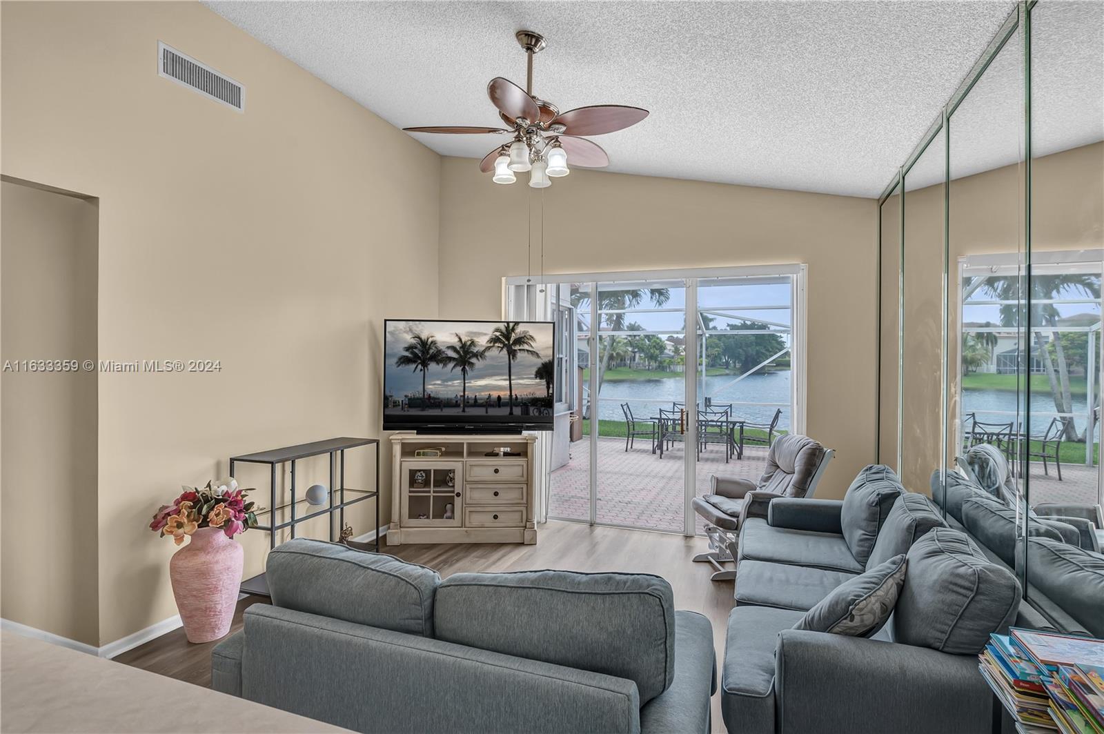Listing Photo 14