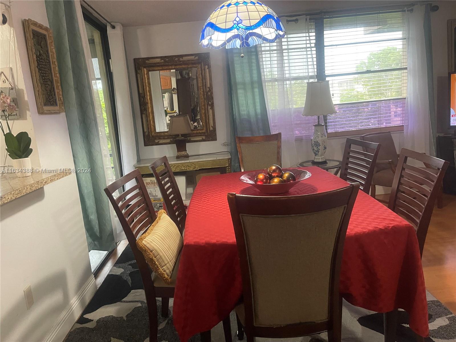 Listing Photo 11