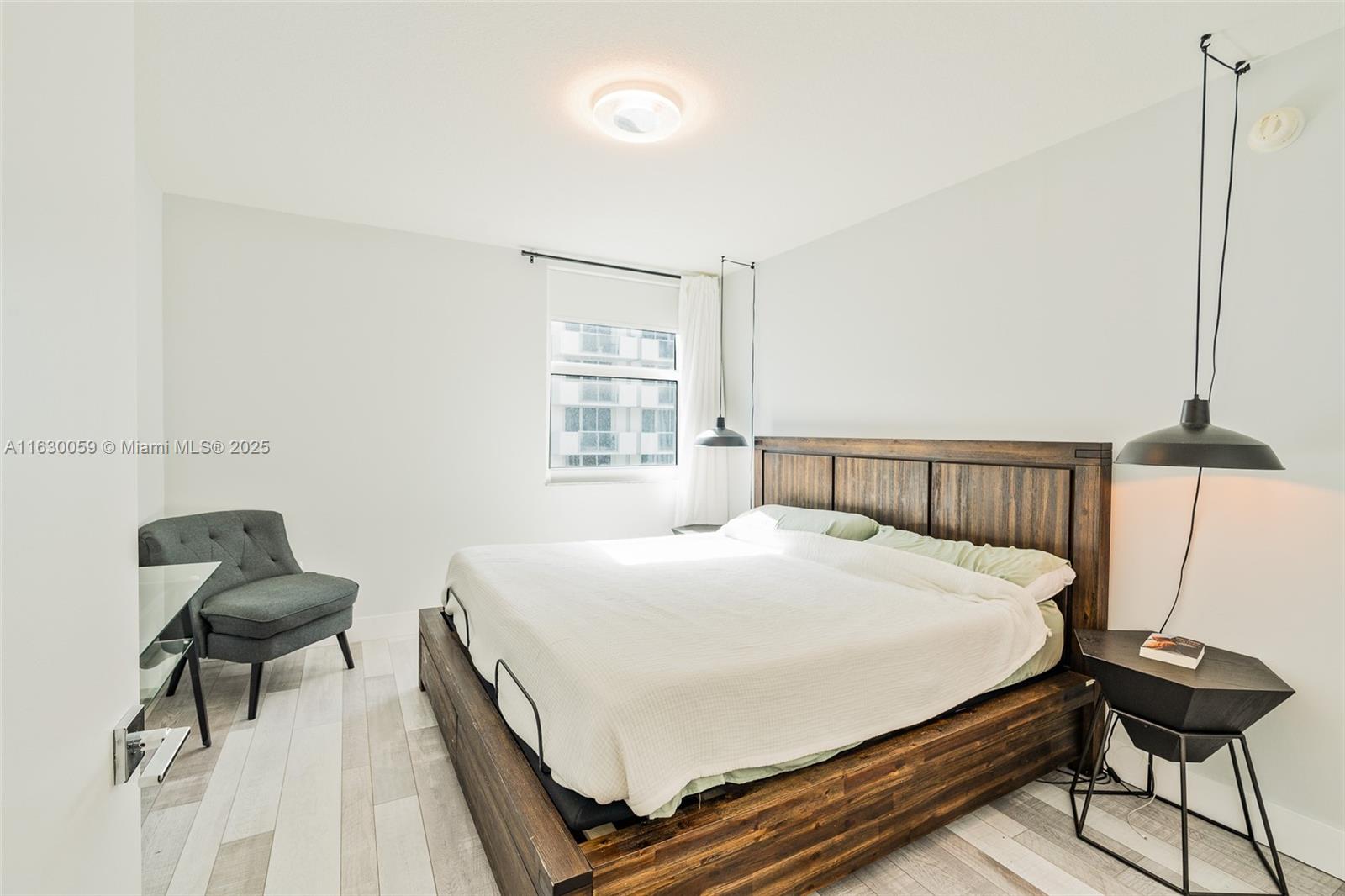Listing Photo 10