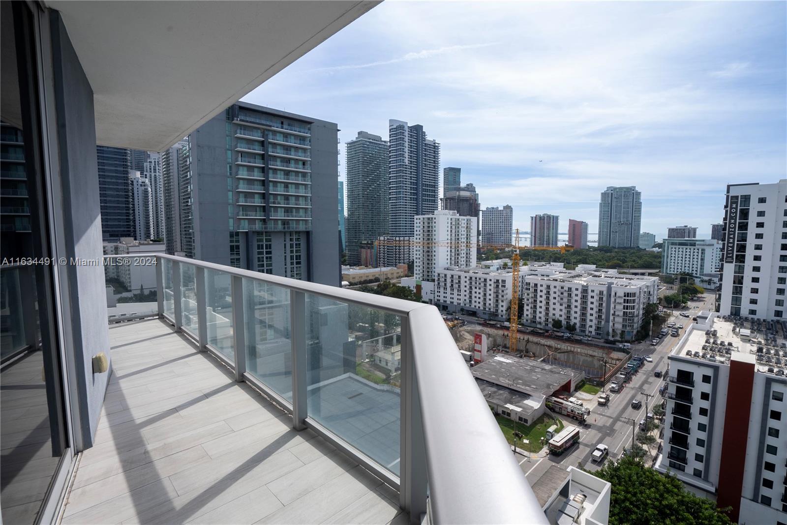 Presenting an unparalleled opportunity to acquire a sophisticated 3-bedroom, 3-bathroom unit in the heart of Miami's iconic Brickell district. This exclusive residence not only offers a spacious and contemporary living space but also treats you to breathtaking city views that redefine urban luxury. It has two parking spaces and two storages. "Views that redefine urban luxury. Marvel at the city's dynamic skyline from the comfort of your own home.