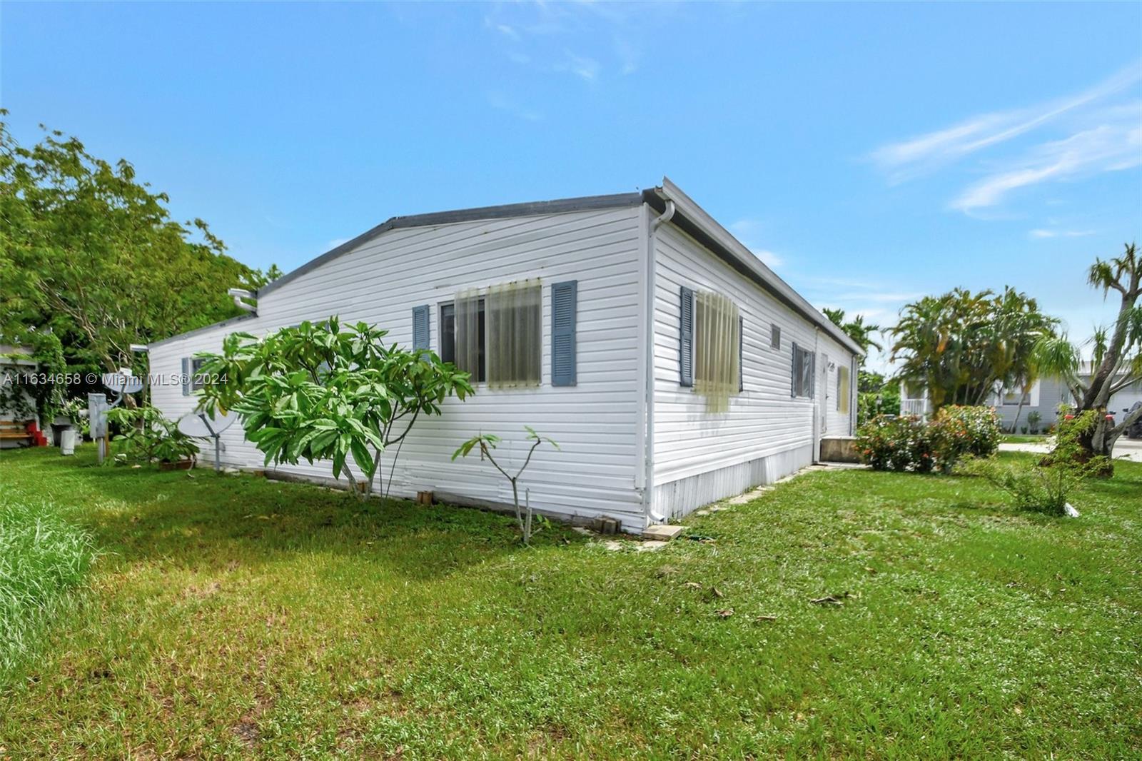 4707 Nancy Dr, Green Acres, Florida image 32