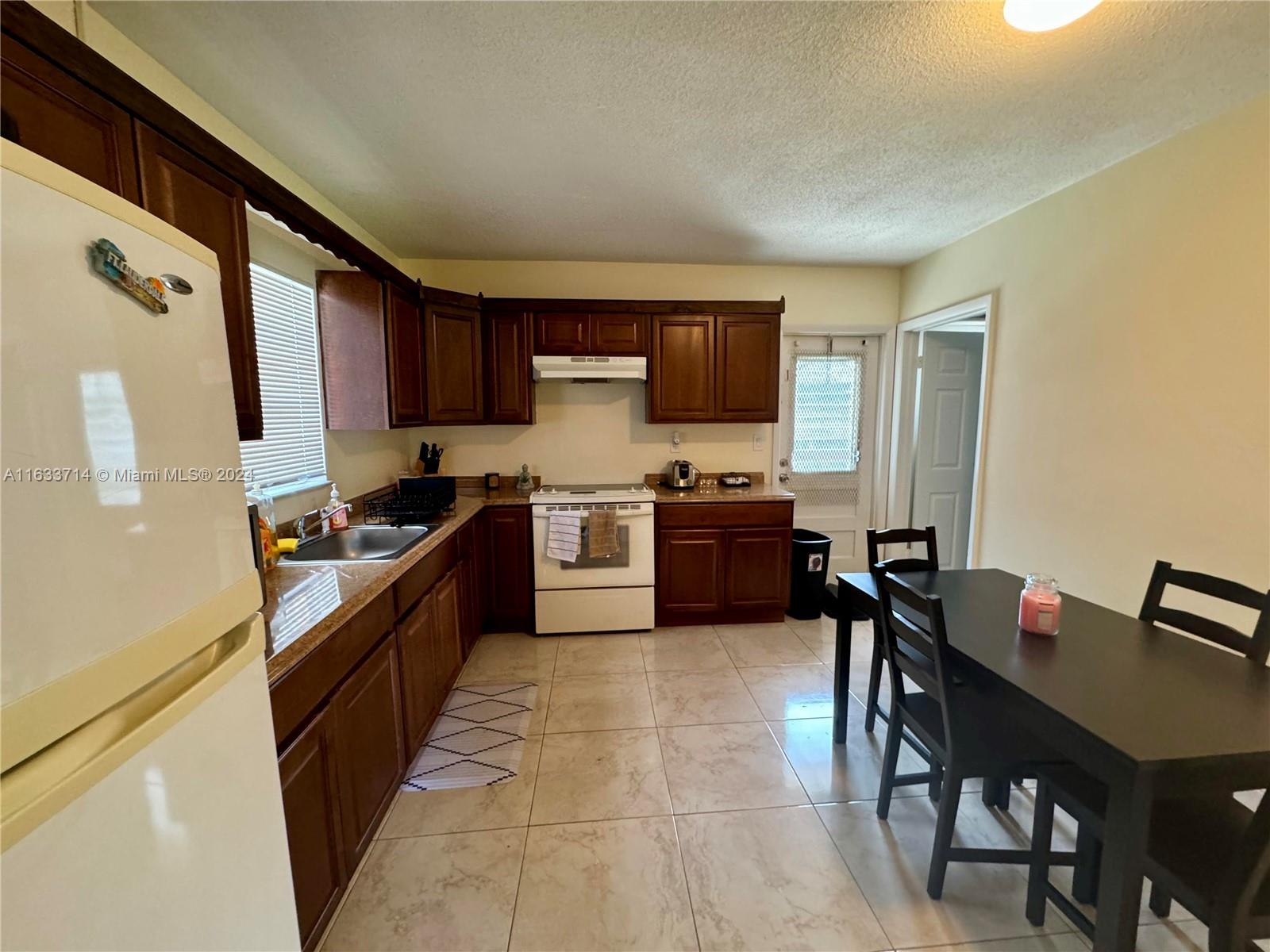 1727 SW 21st St, Fort Lauderdale, Florida image 6