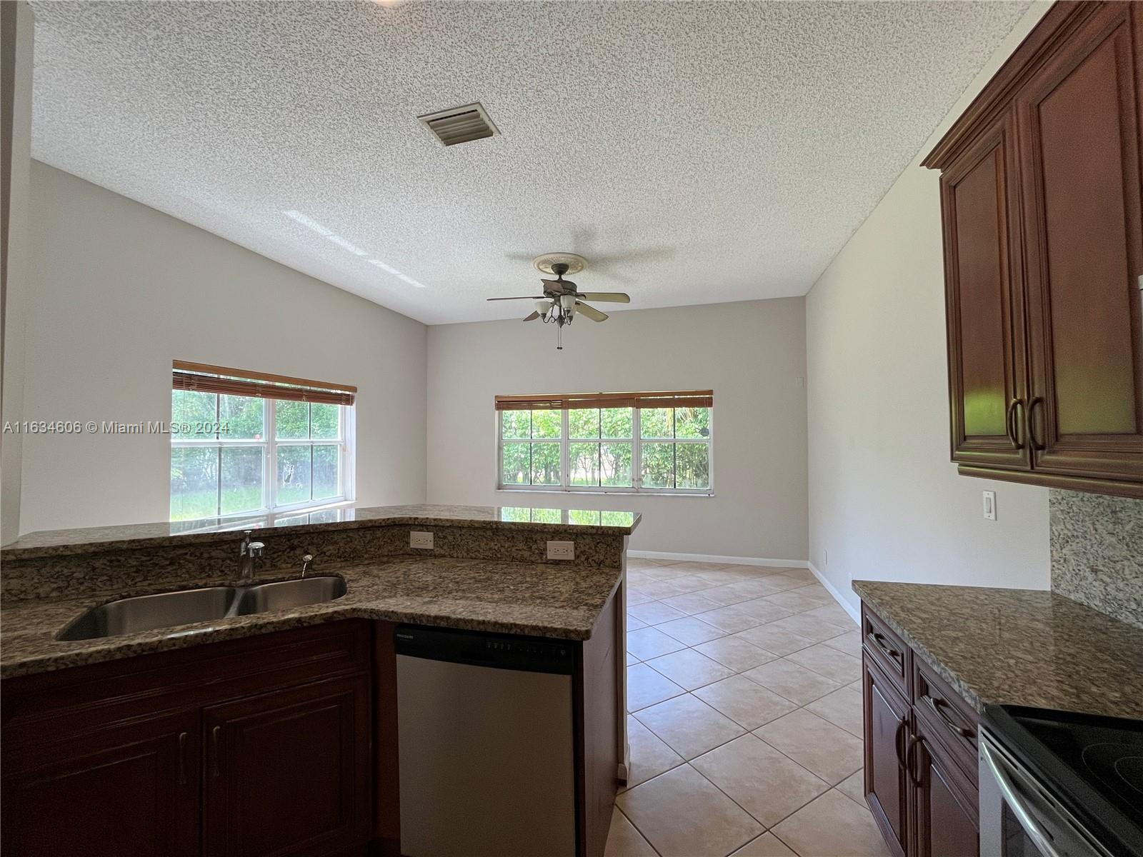 1535 Elm Grove Rd, Weston, Florida image 38