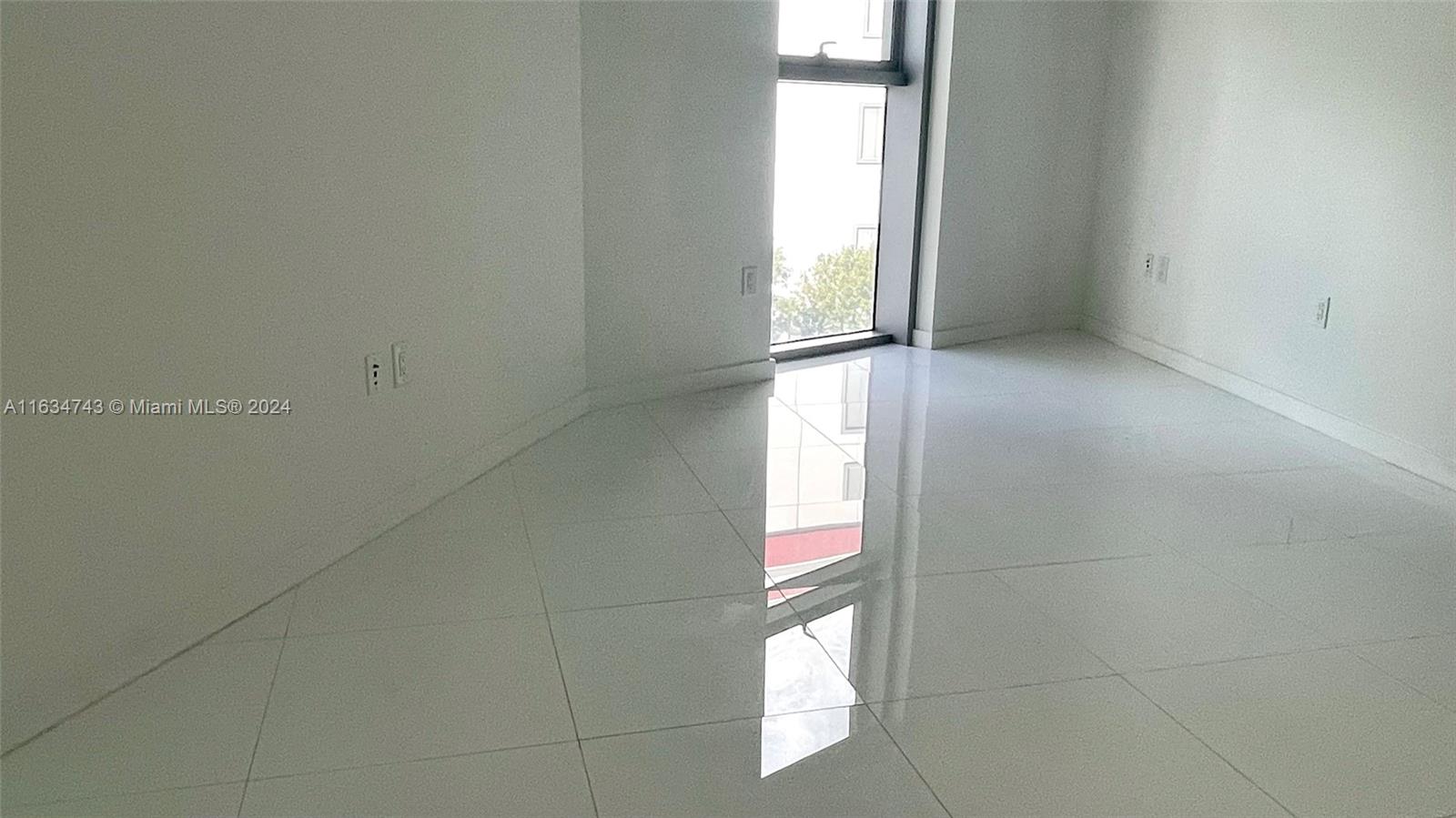 851 NE 1st Ave #412, Miami FL 33132
