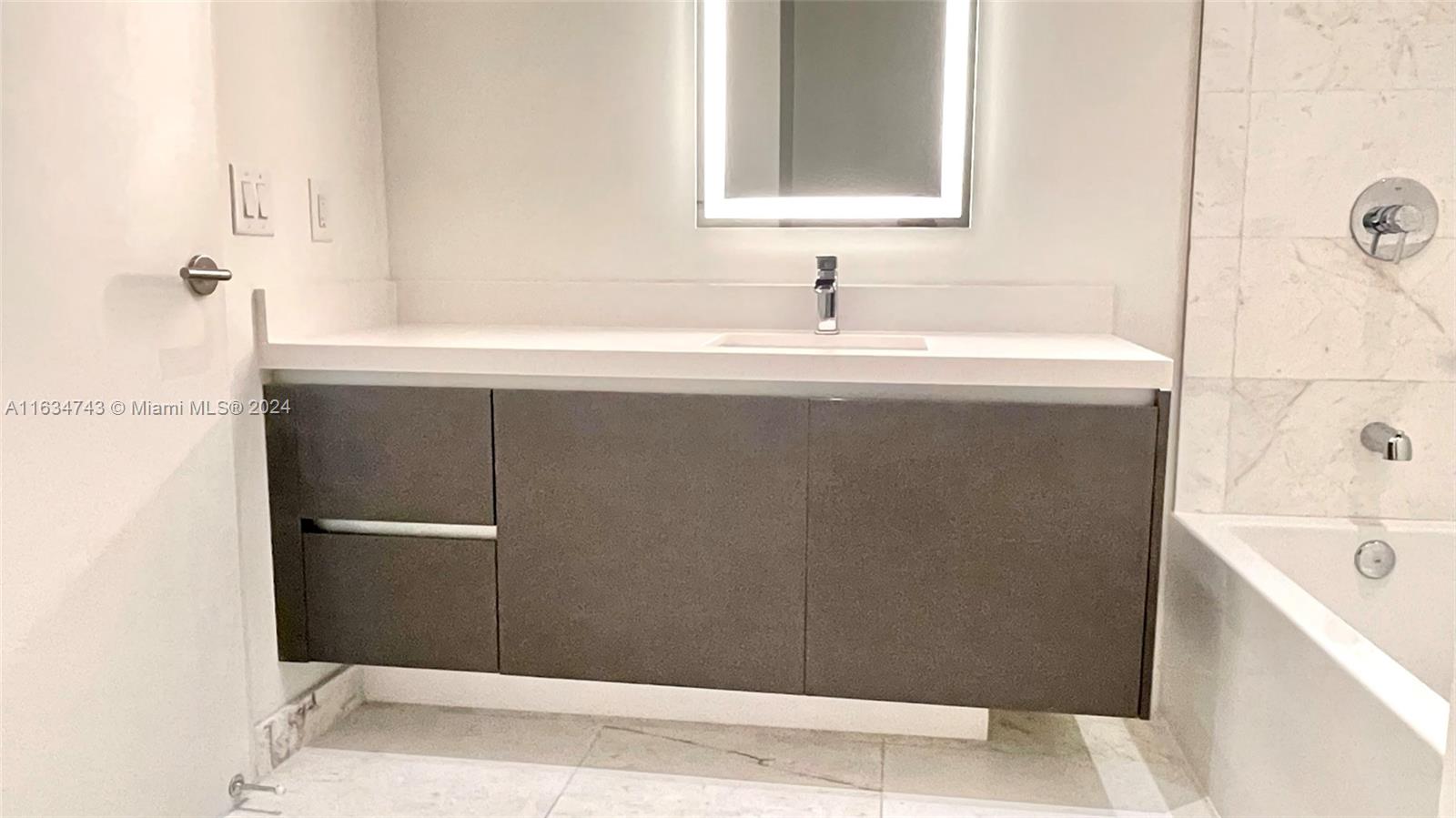 851 NE 1st Ave #412, Miami FL 33132