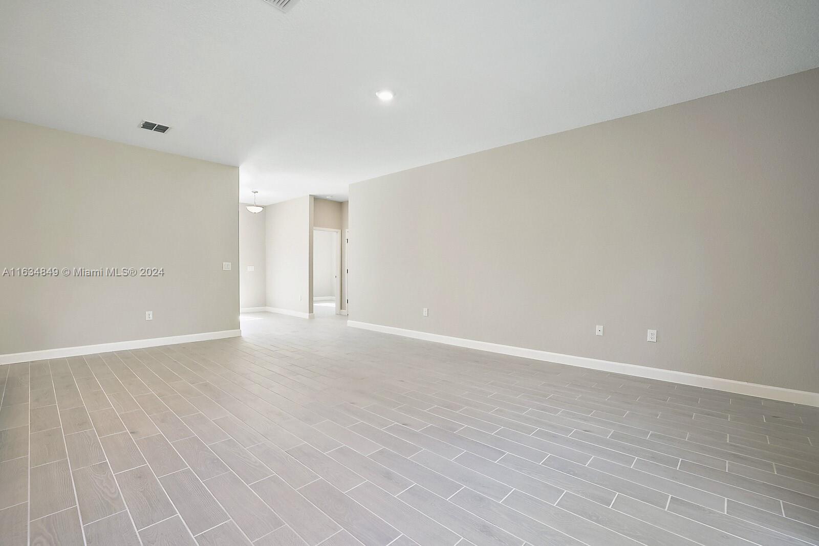 925 Le Baron St Sw, Palm Bay, Florida image 5