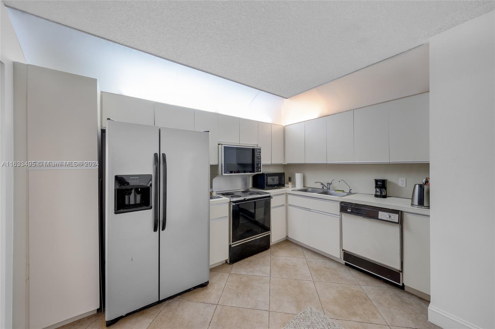 8877 Collins Ave #405, Surfside, Florida image 30