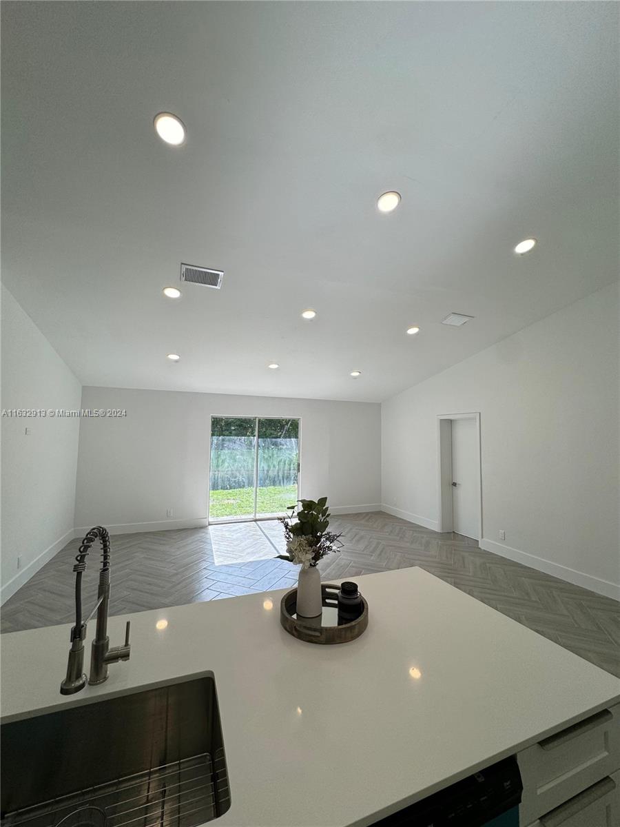 427 SW 169th Ter, Weston, Florida image 35