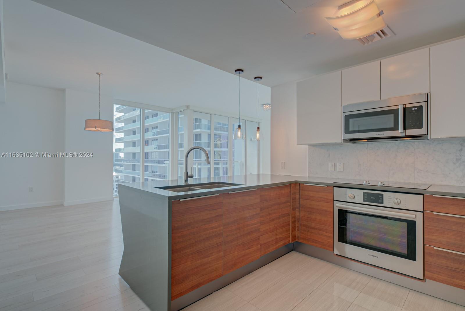 601 NE 27th St #1502, Miami FL 33137