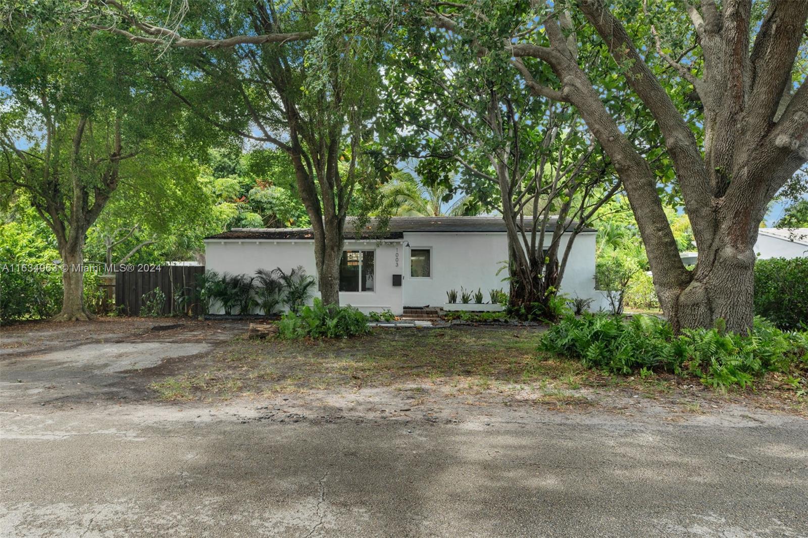 1003 NE 115th St, Biscayne Park, Florida image 18