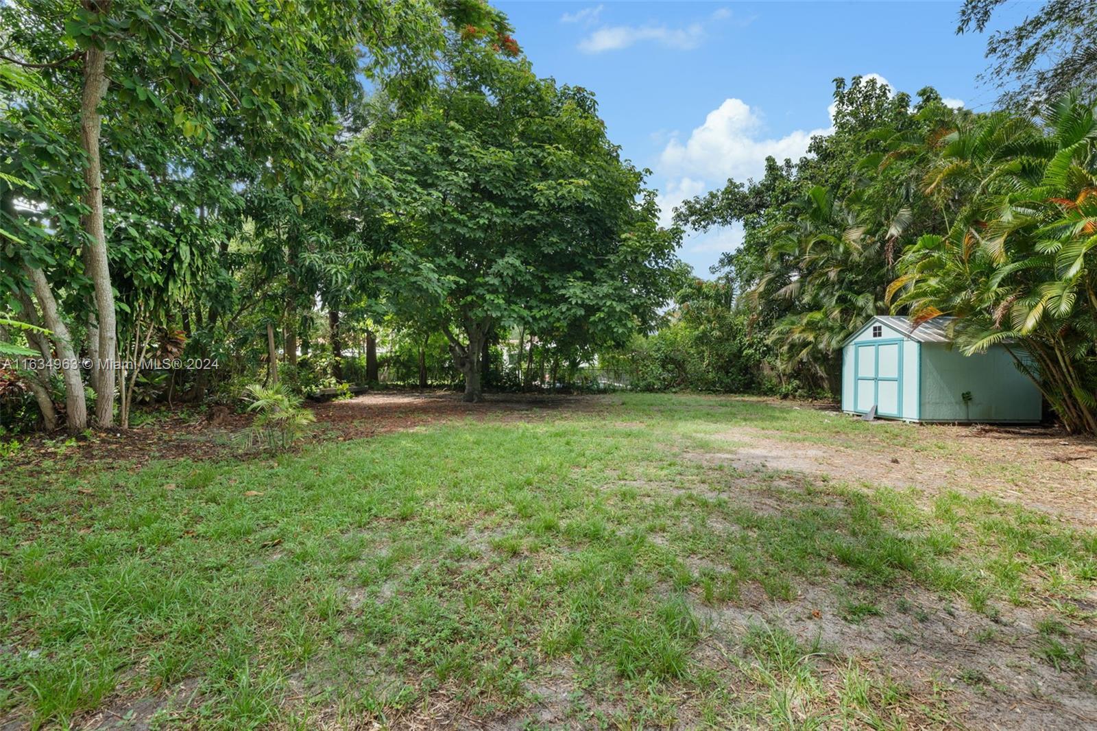 1003 NE 115th St, Biscayne Park, Florida image 35